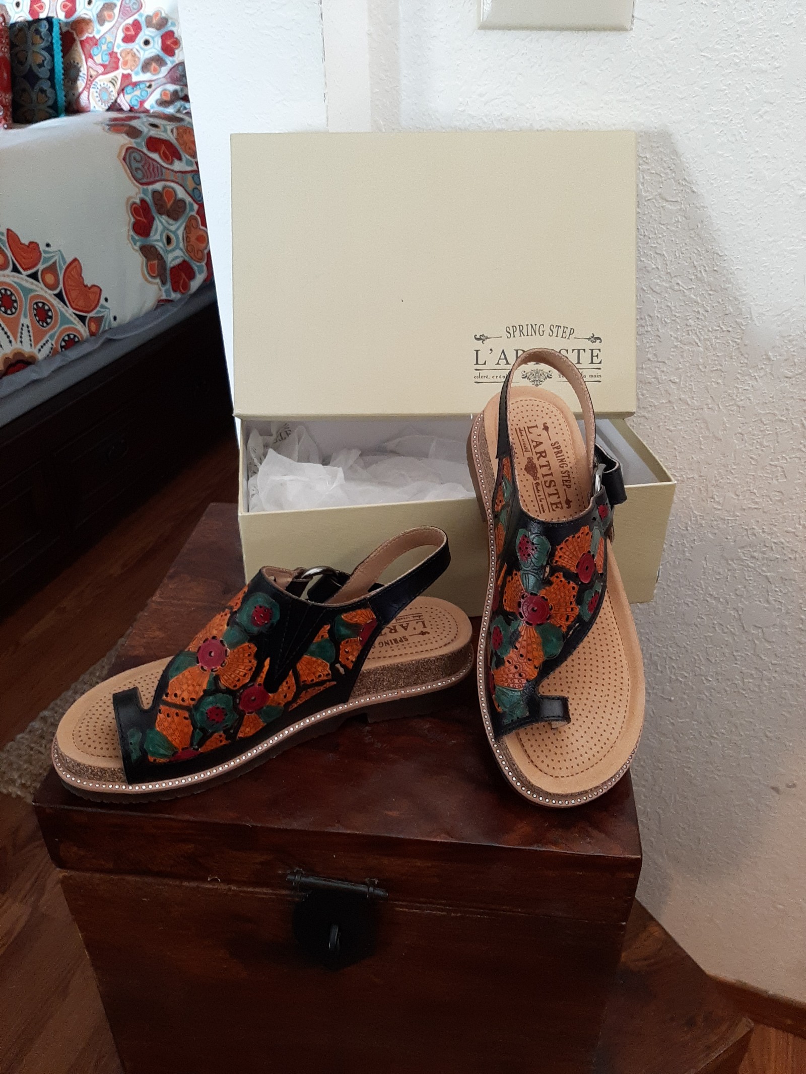 L'ARTISTE Wedge Sandals
