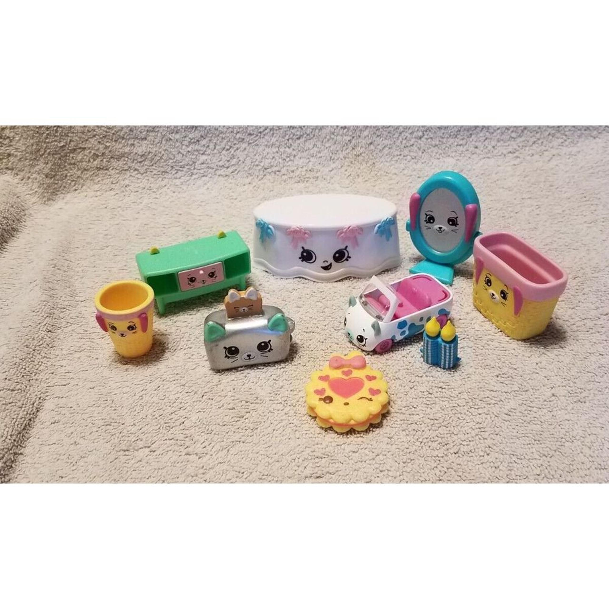 Lot 9 items Shopkins Ice cream parlor and kitty dinner party