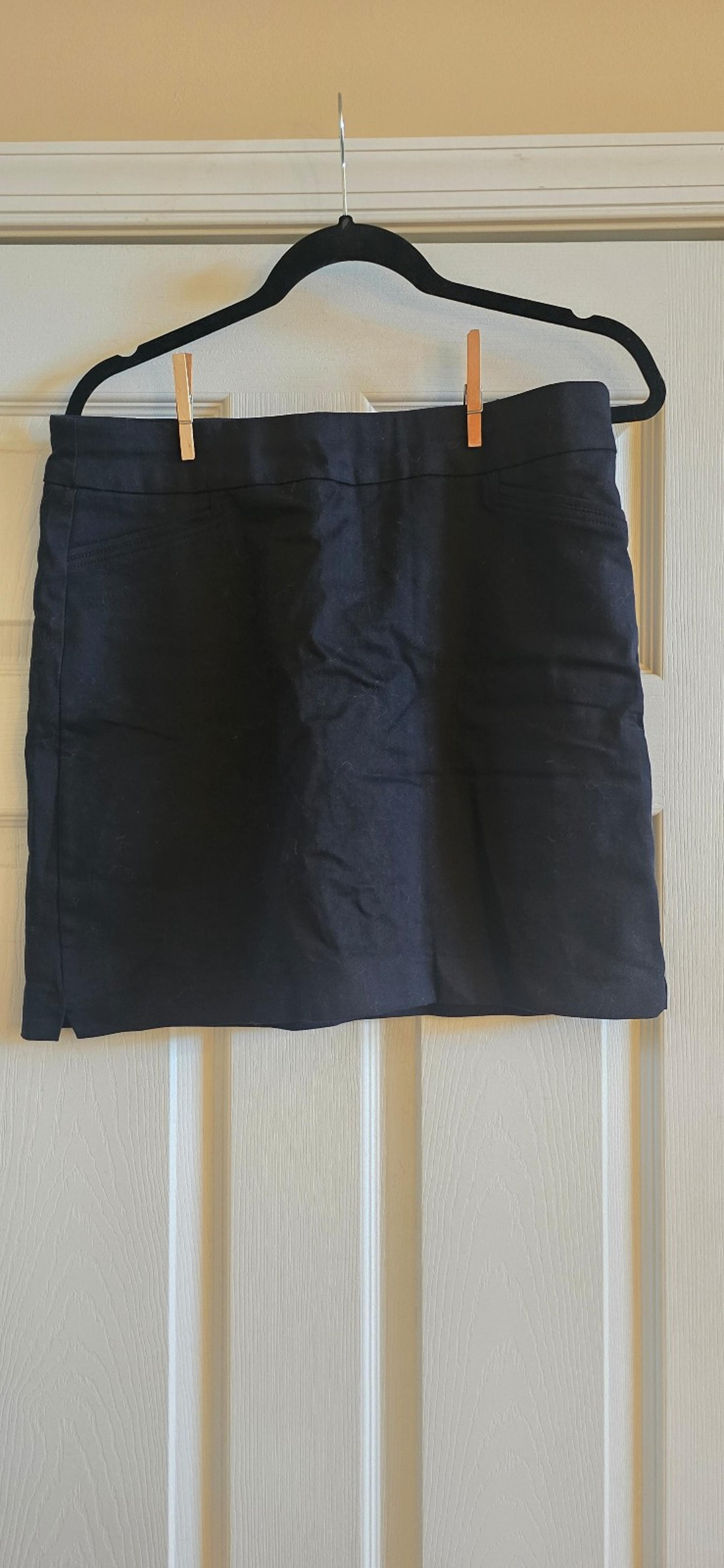 Women croft & barrow skort, medium size in black #52