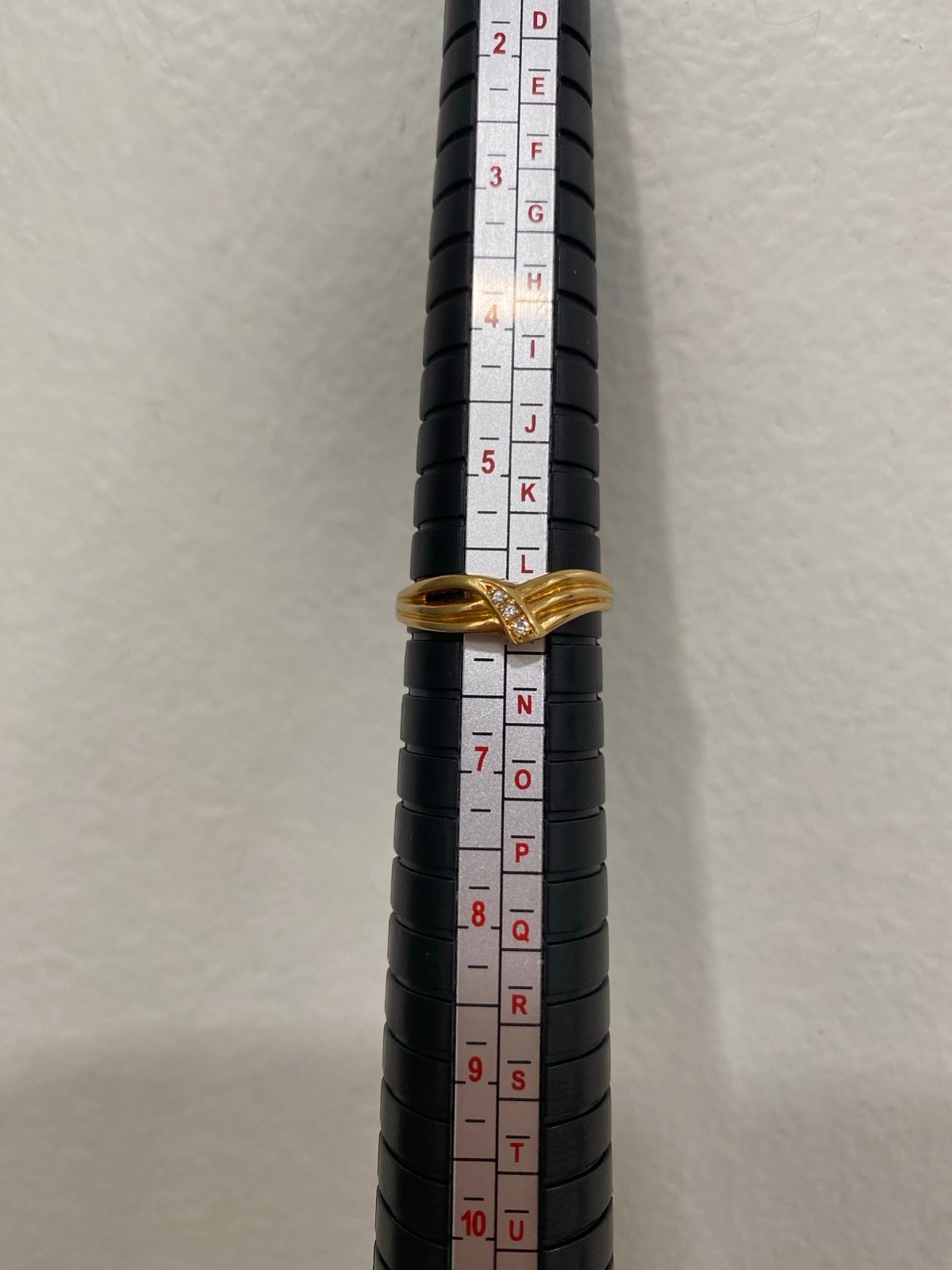 vintage 18k solid gold Ring diamonds stamped YG