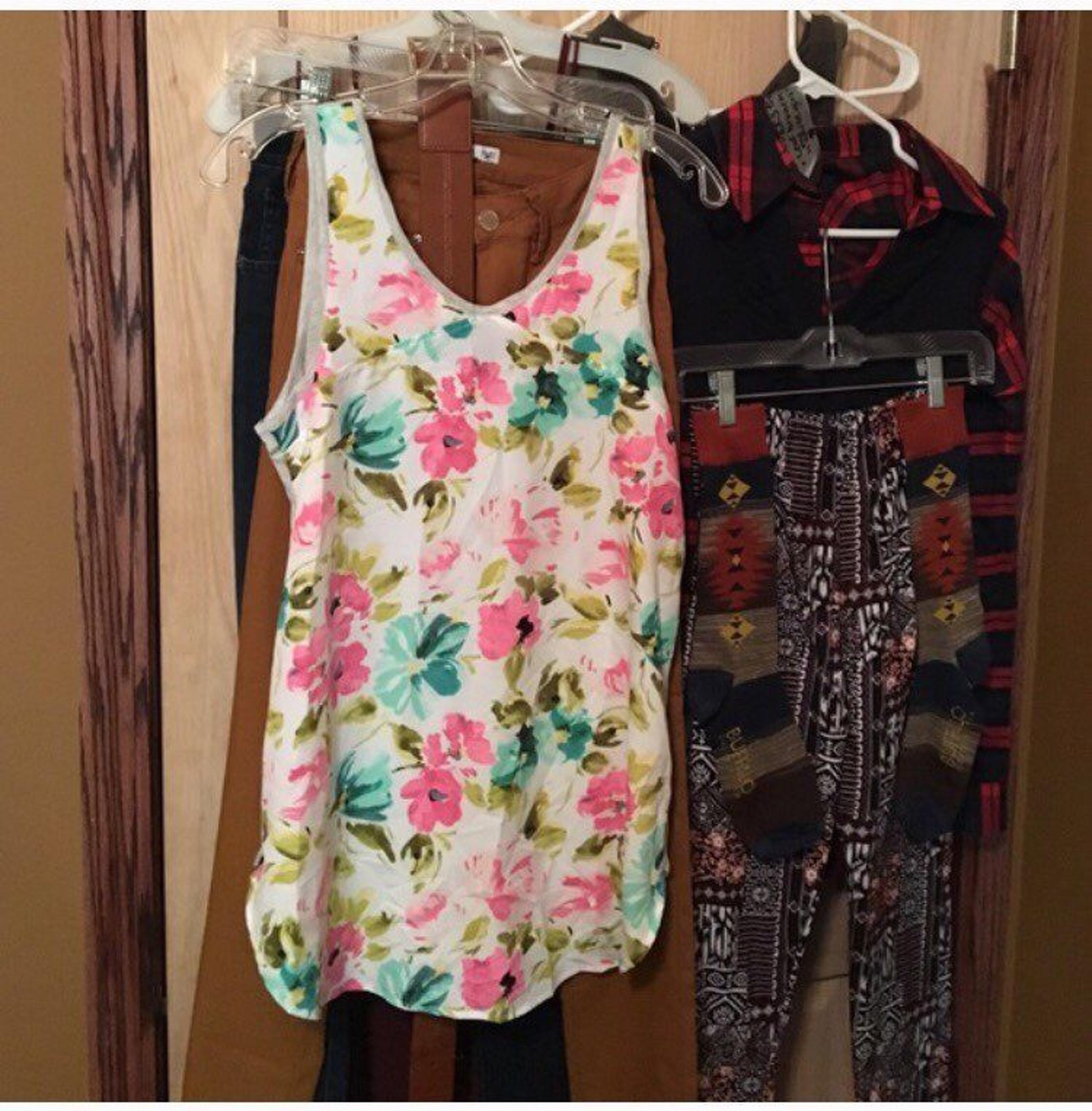 FLORAL FLOWY LOOSE TANK!