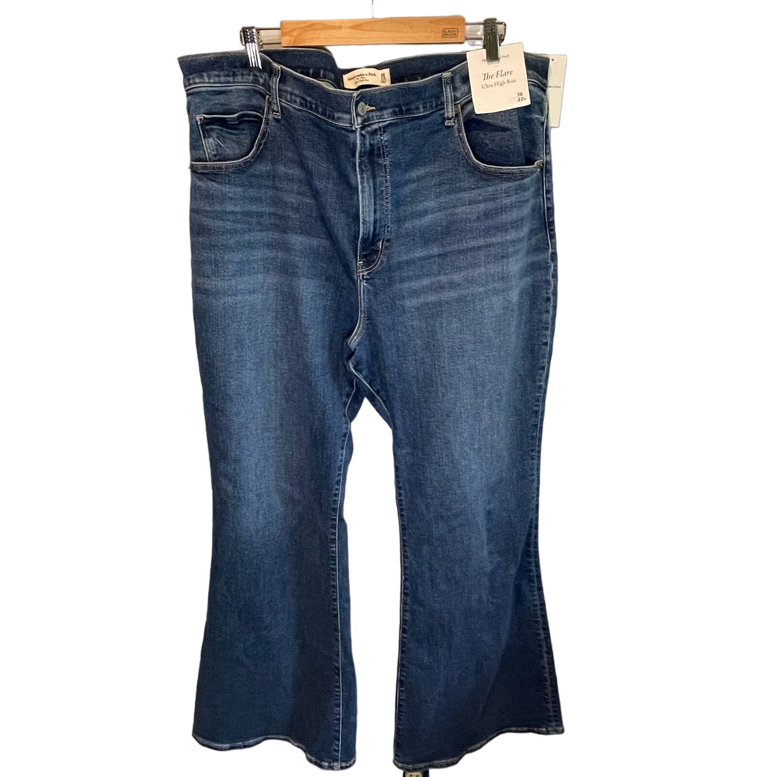 Abercrombie & Fitch NWT The Flare Ultra High Rise Jeans - size 36/22R