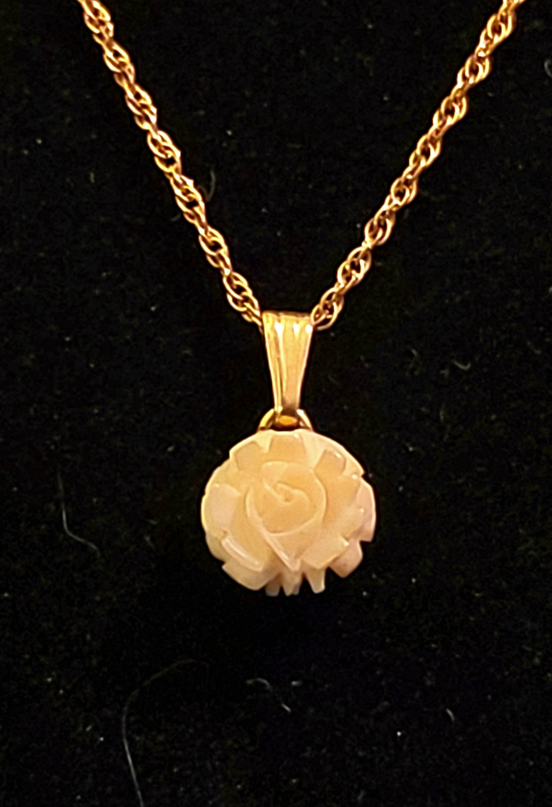 Vintage 1/2012 K Gold-Filled Necklace w/ Delicate Carved Flower Pendant