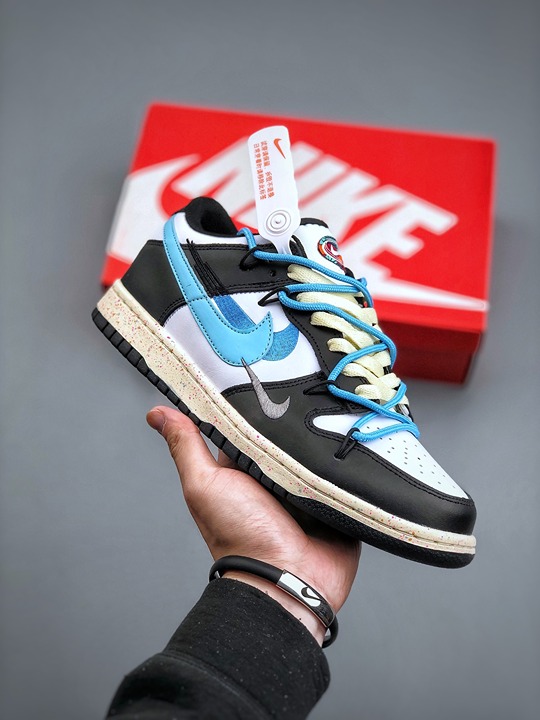 Nike SB Zoom Dunk Low