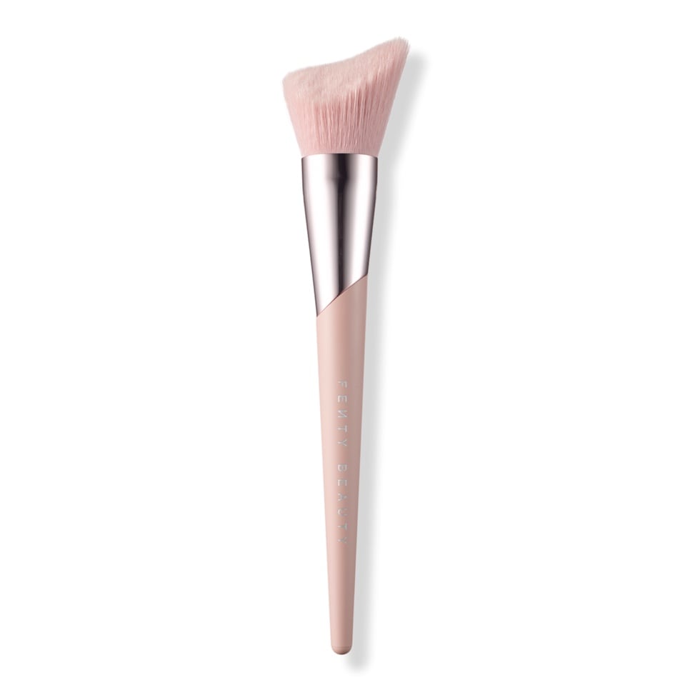 Fenty Beauty by Rihanna 190 Cheek-Hugging Bronzer Brush