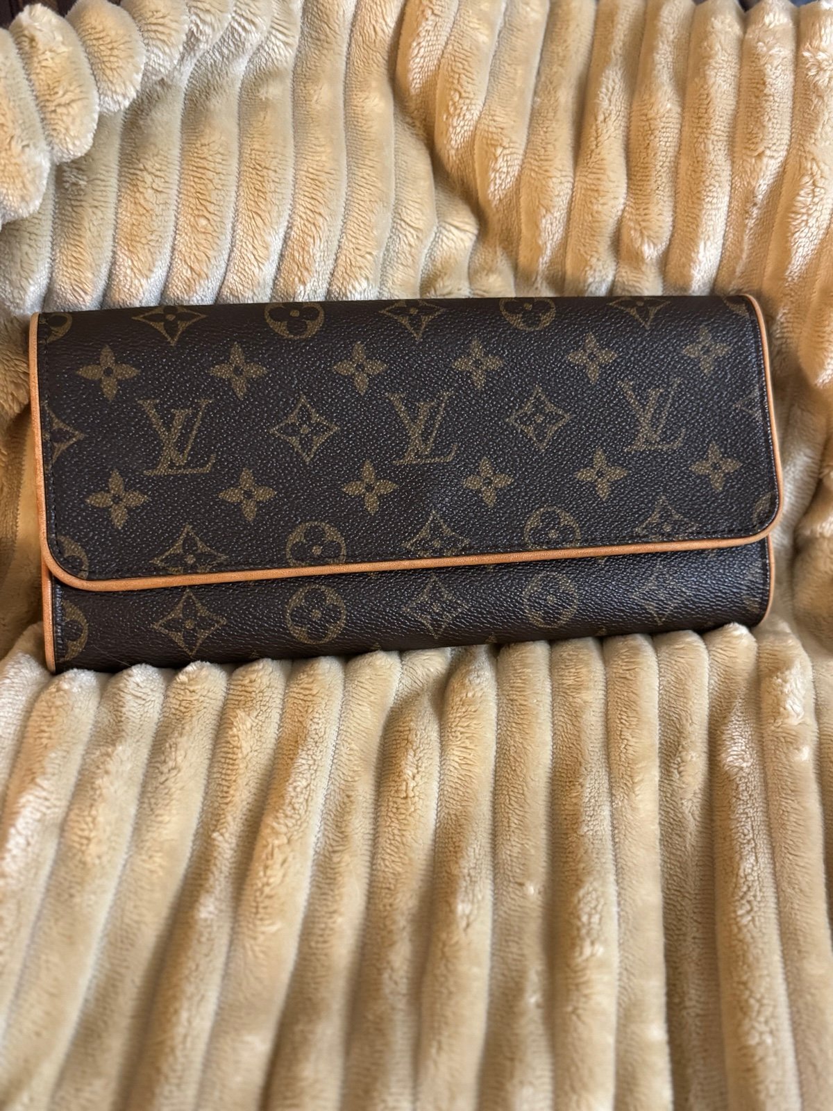 Louis Vuitton Pochettetwin