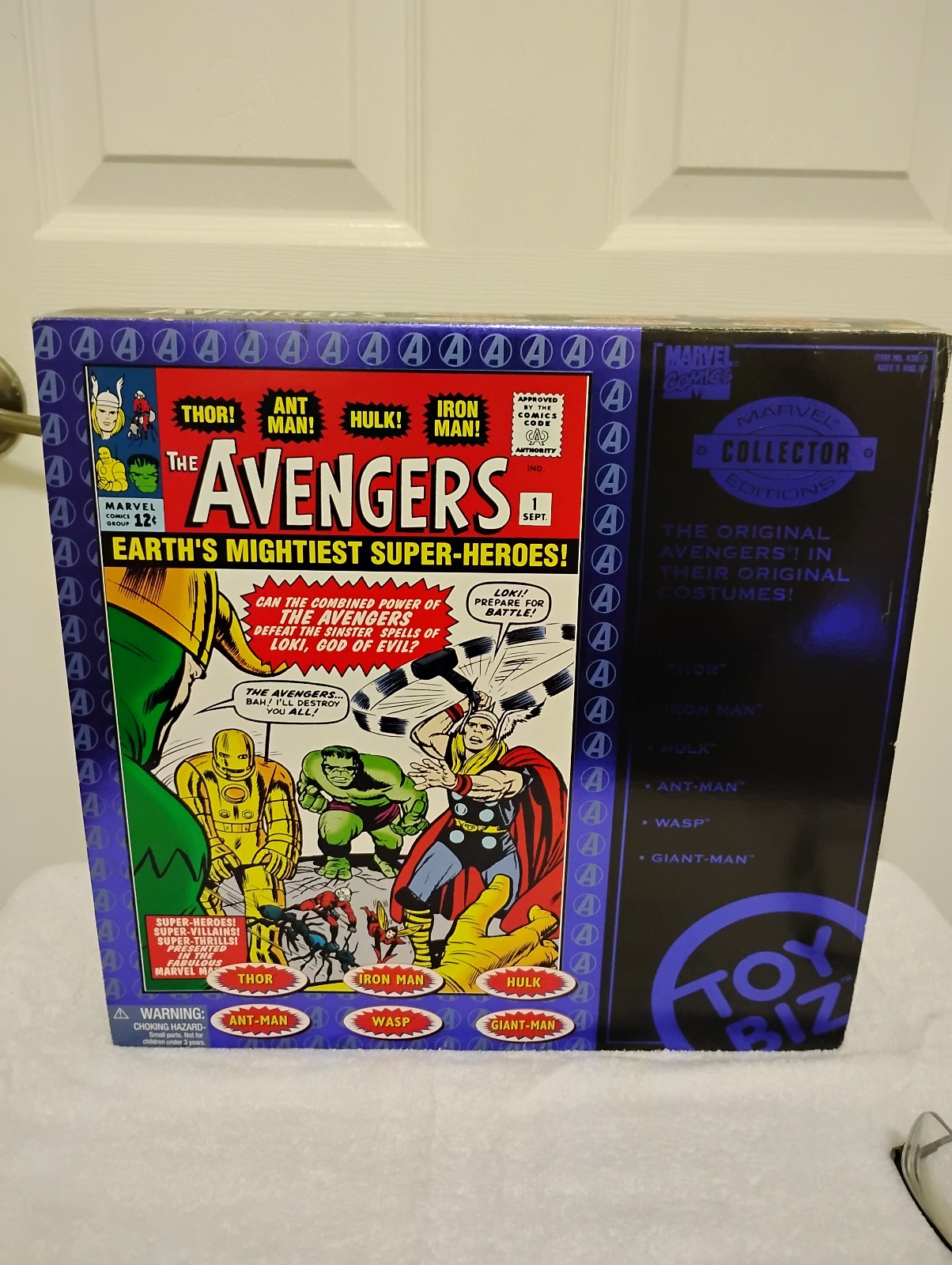 Toy Biz - Marvel Collector Editions THE AVENGERS Action Figure Box Set (1999)