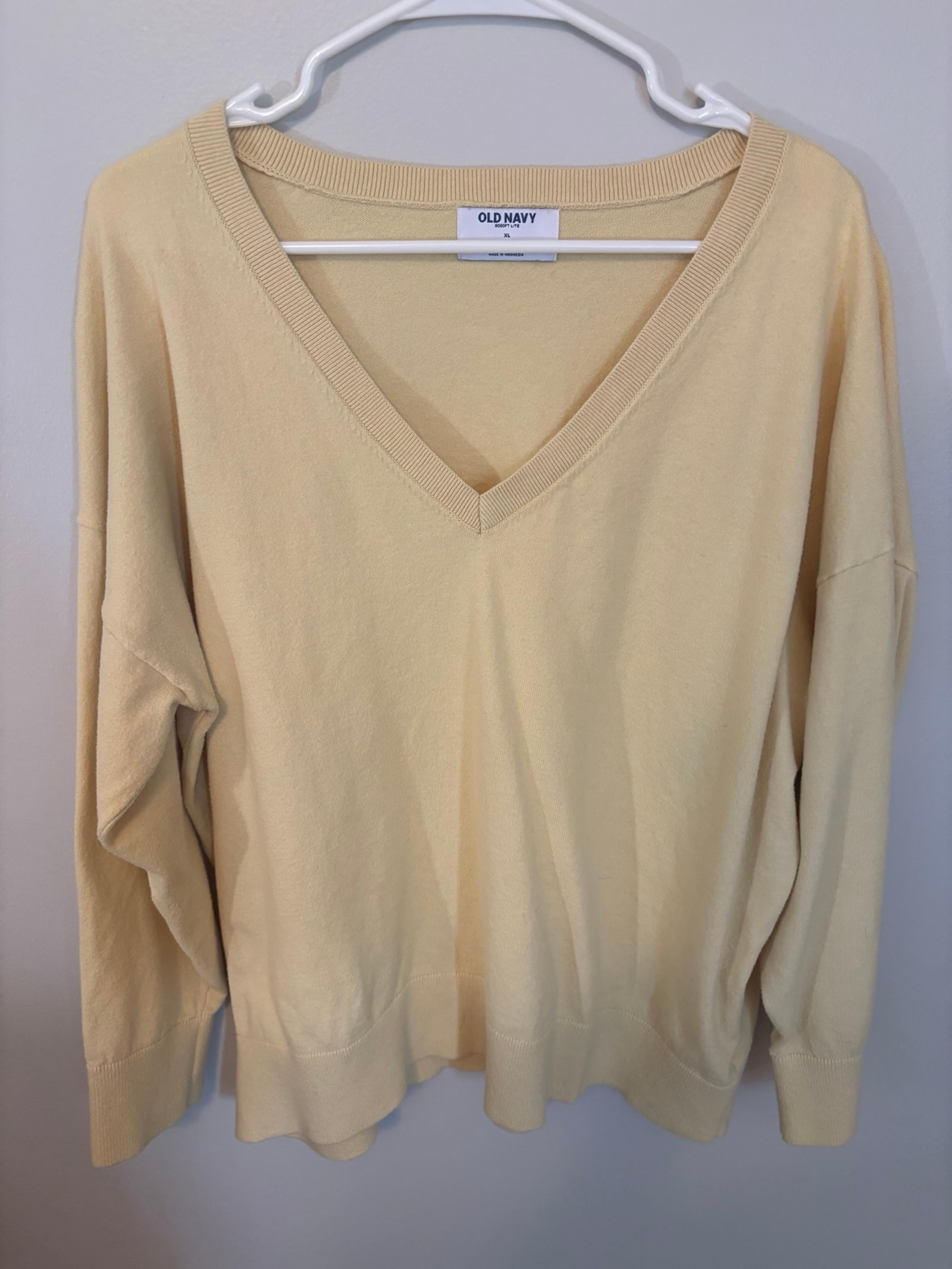 Old Navy V Neck Sweater XL