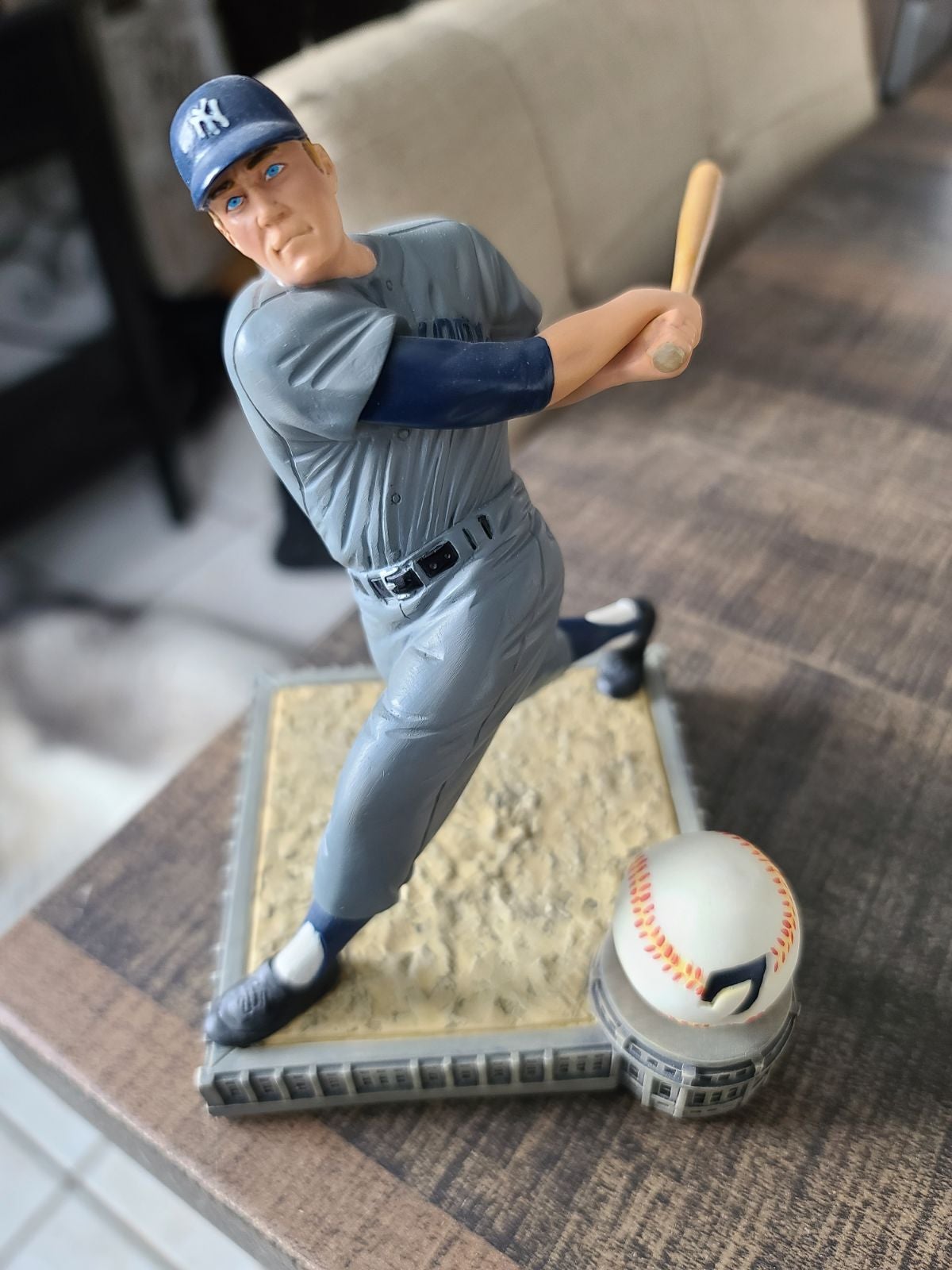 MICKEY MANTLE Switch Hitter Connects