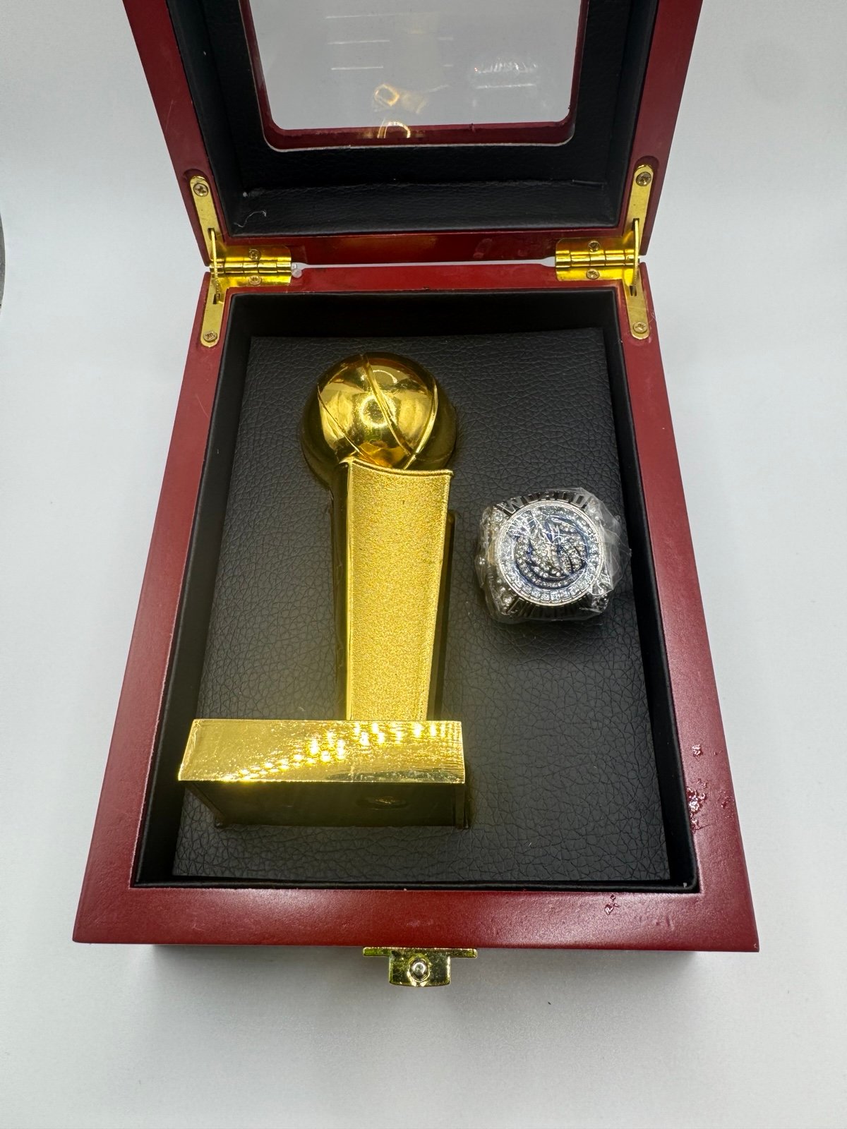 Dallas Mavericks Mavs NBA Championship Ring TROPHY + CASE Dirk Nowitzki