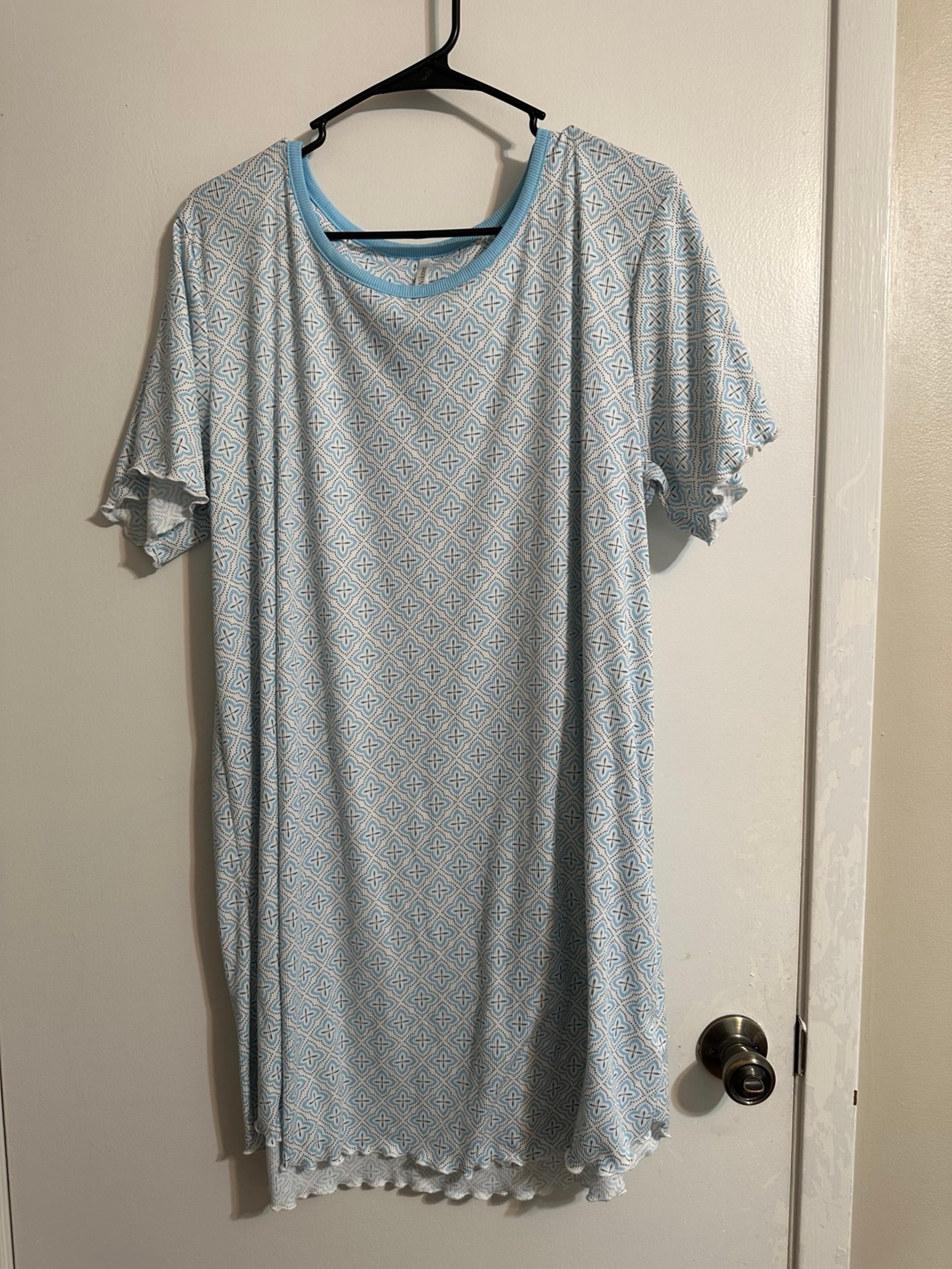 Women’s Flora Nikrooz Nightgown Size XL(14/16)
