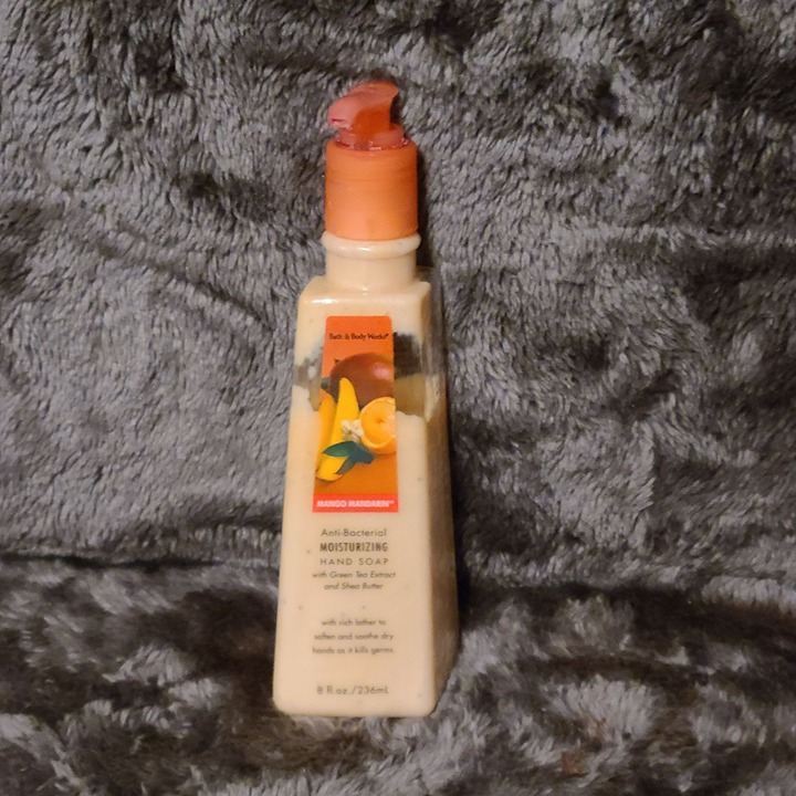 Bath & Body Works Mango Mandarin Moisturizing Hand Soap 8 oz