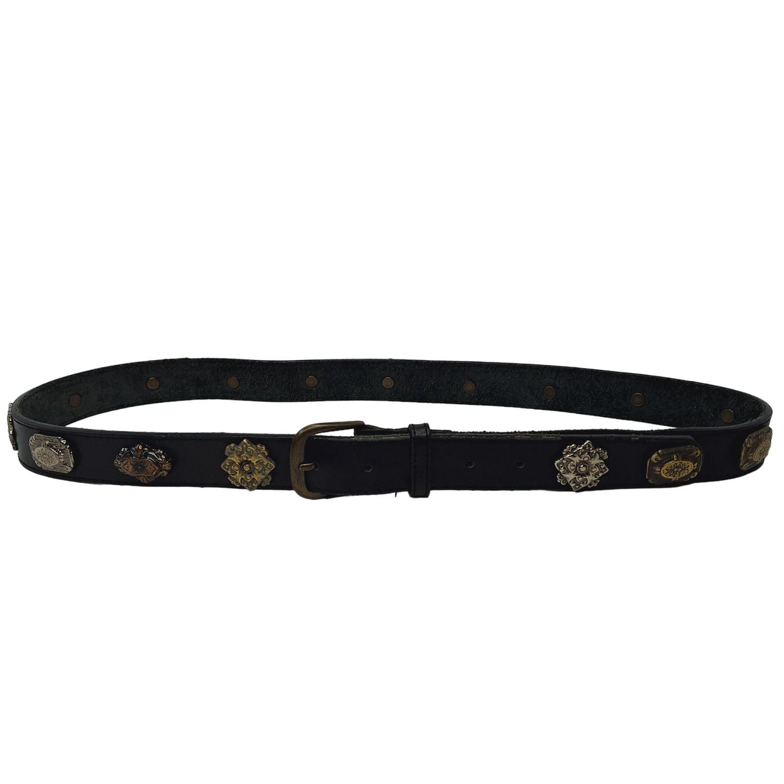 WESTERN OVAL BUCKLE CONCHO LONG BELT -COW HIDE- – The Letters