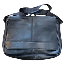 Wilsons Leather Black Leather Messenger Laptop Bag Unisex