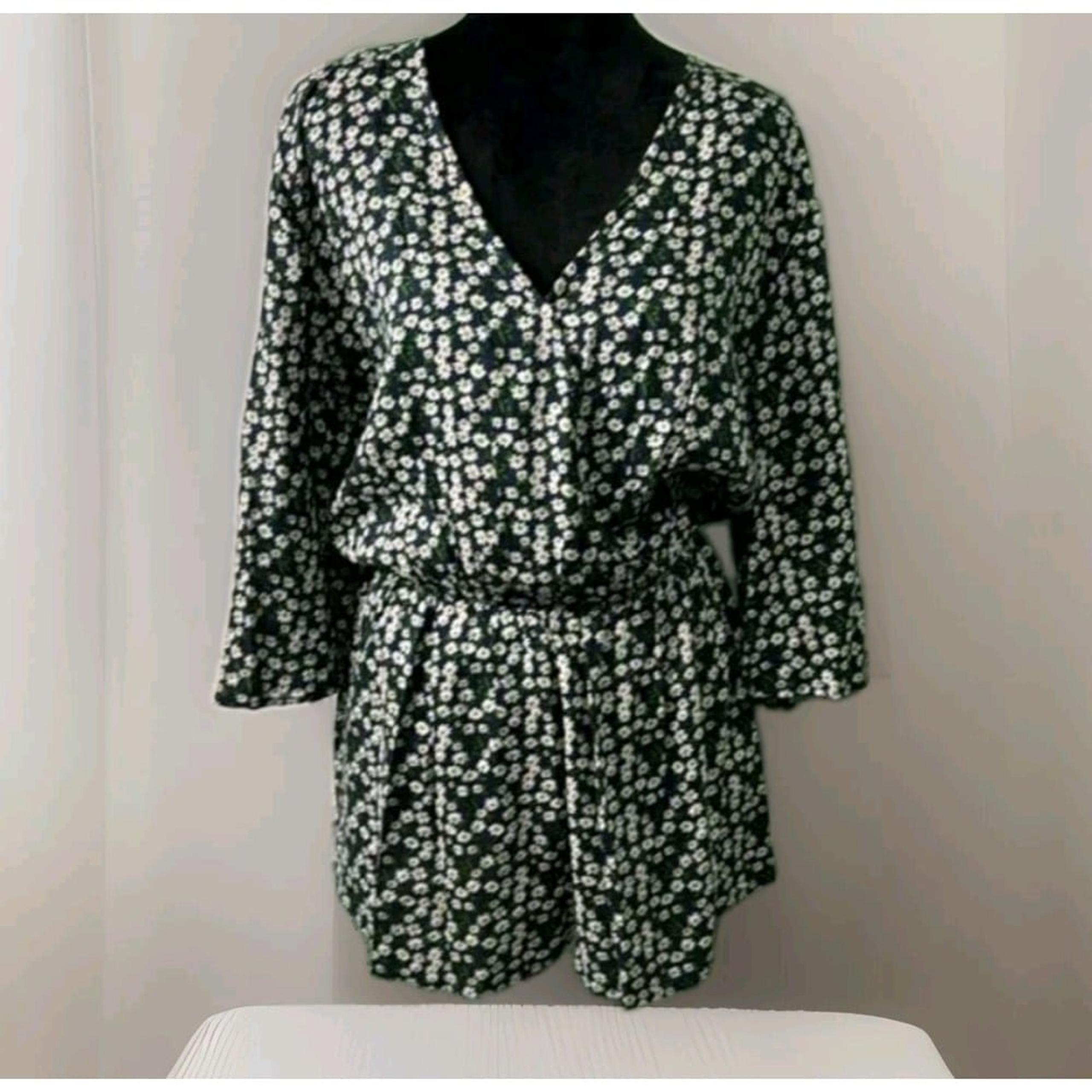 NWT Elan Romper Ditsy Floral Navy Blue Womens Size Medium Bohemian