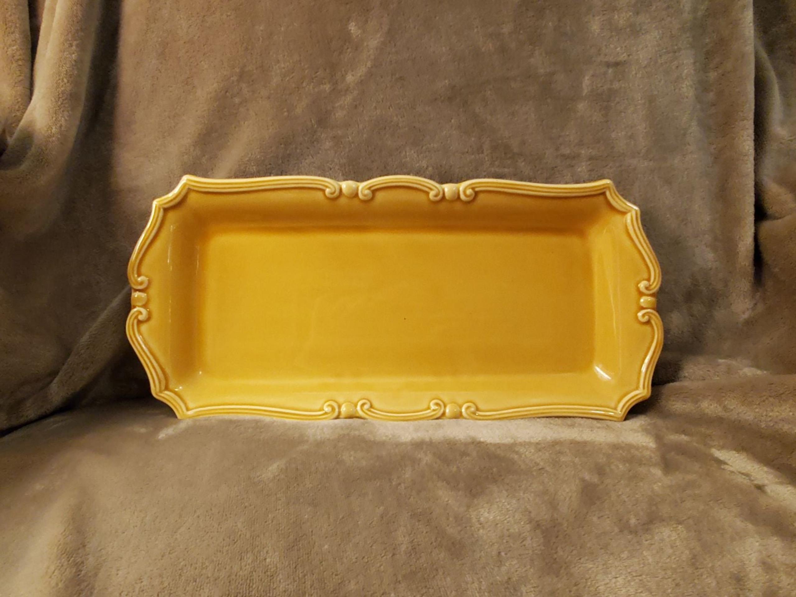 Williams Sonoma Scalloped Dijon platter