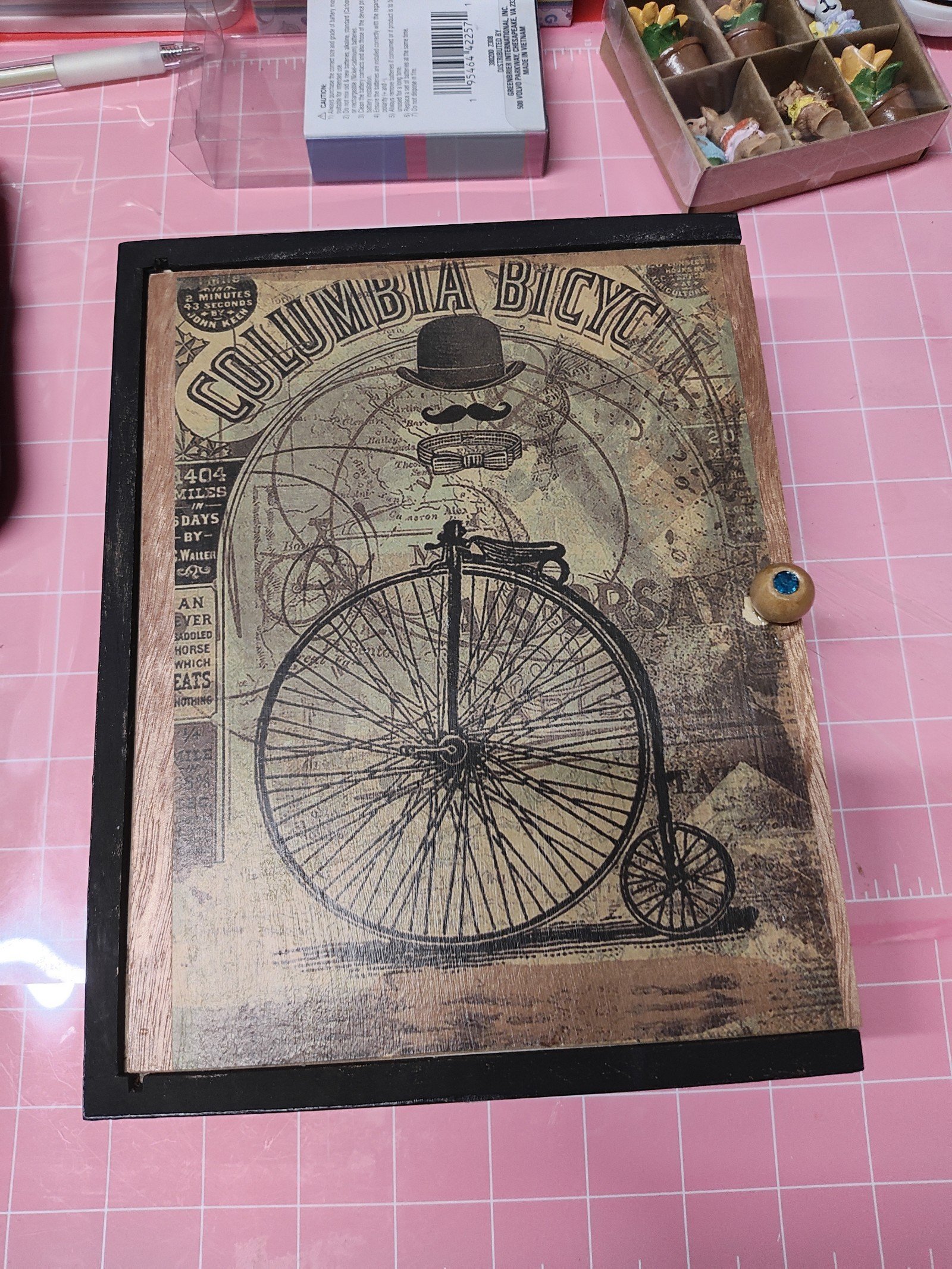 Refurbished cigar box for a man that likes to play cards