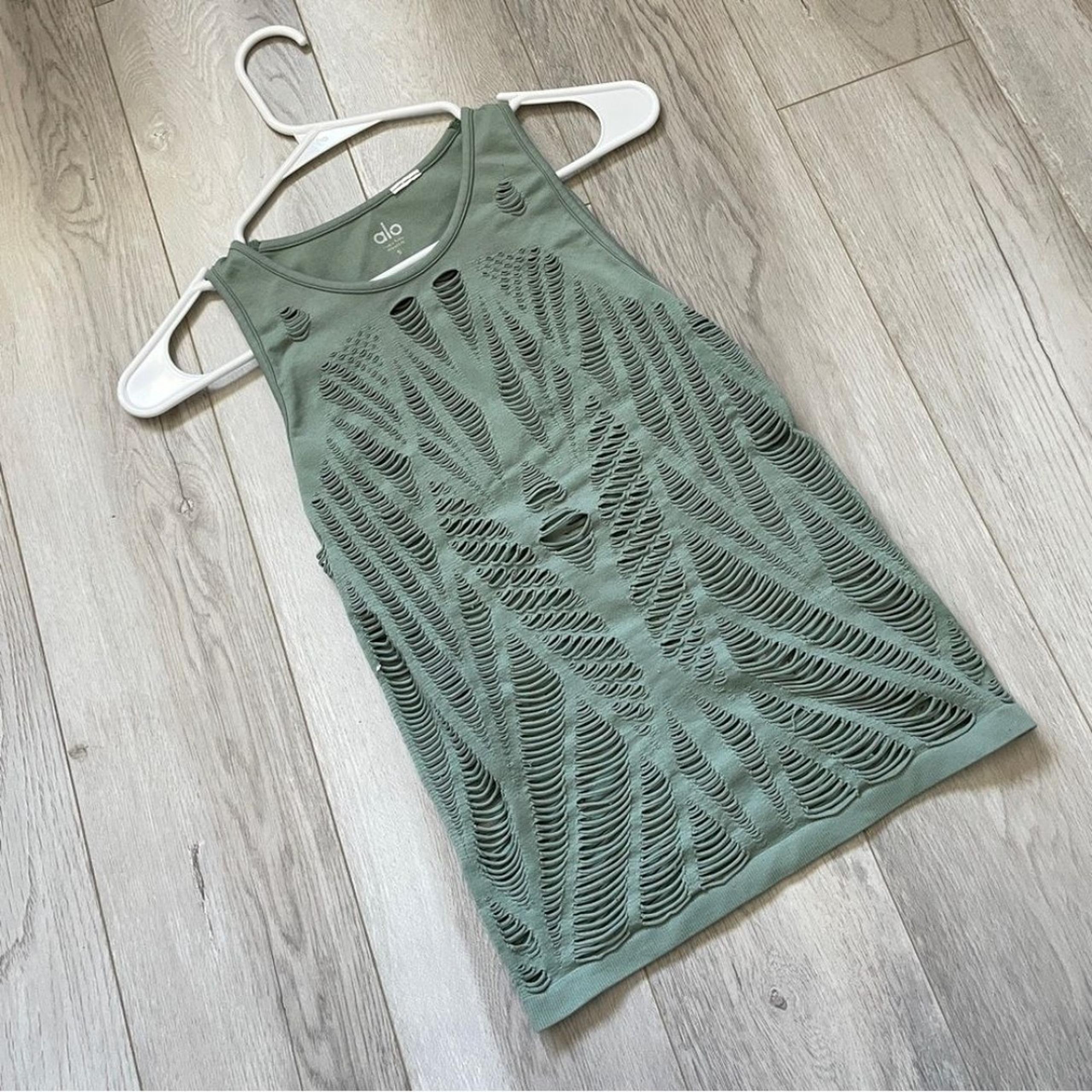 Alo Tank Top vixen fitted cutout womens Green (small) athleisure activewear gym