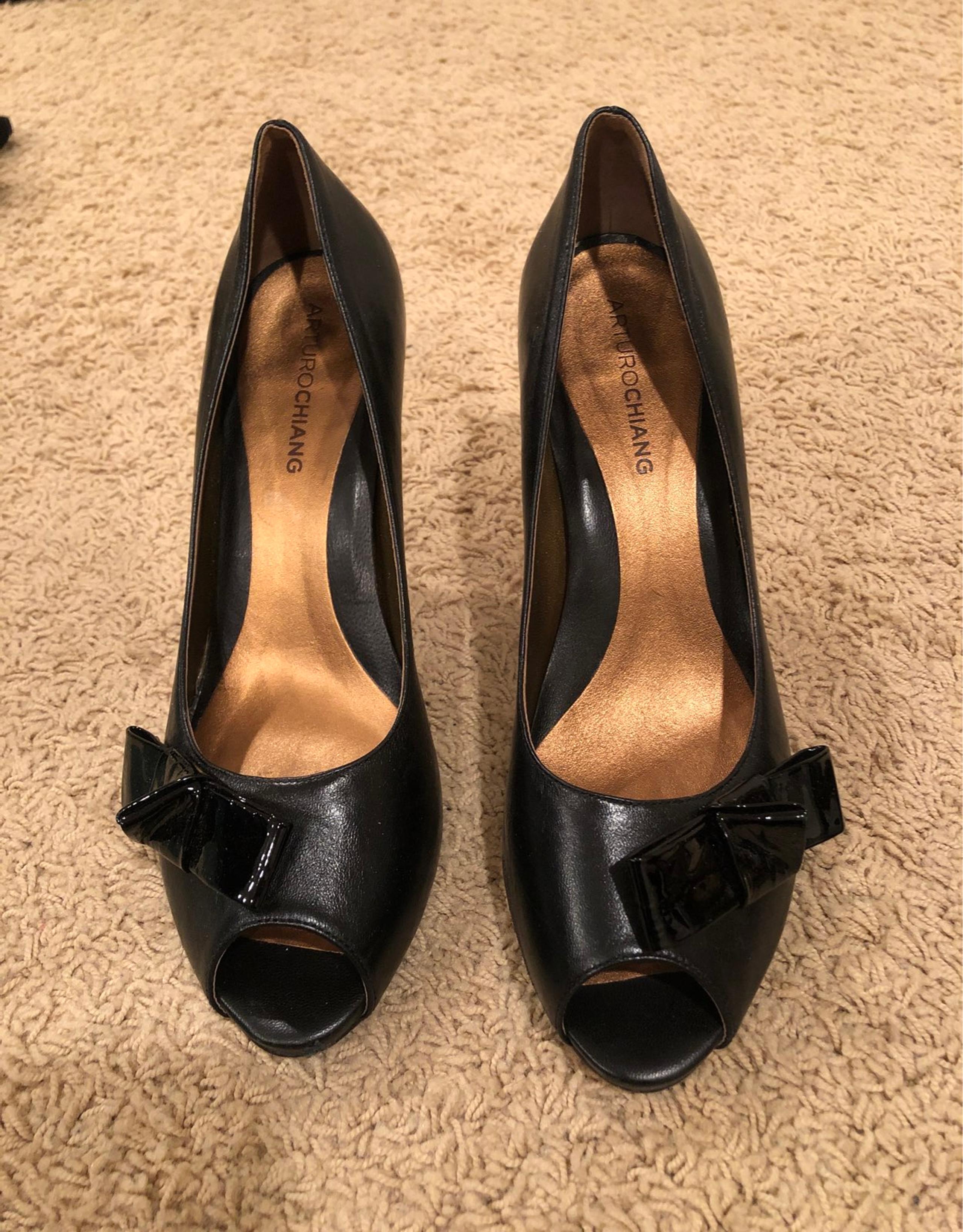Arturo Chiang Black Peep Toe Pump