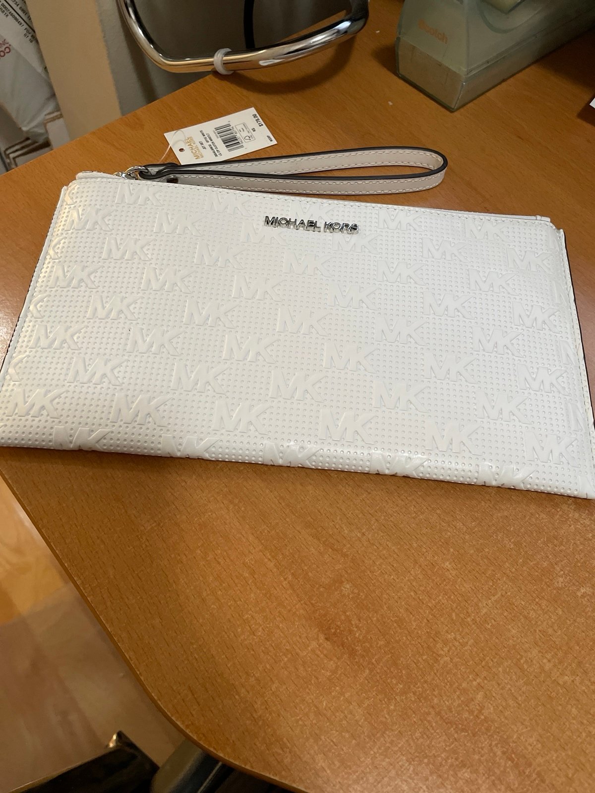 michael kors white wristlet