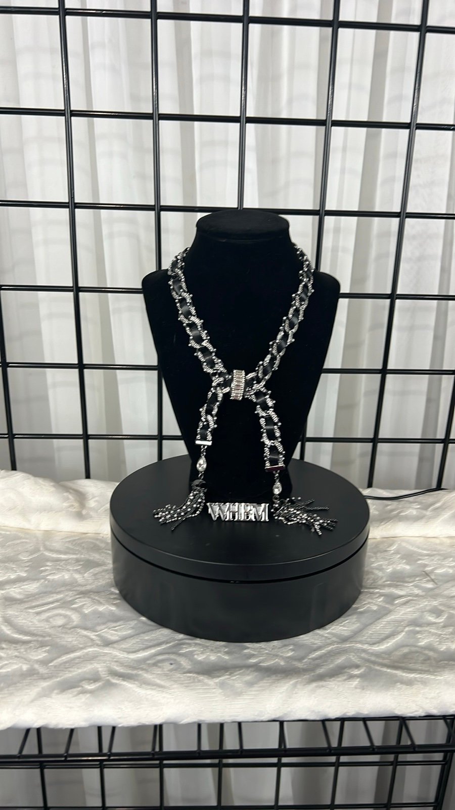 NEW WITH TAGS MULTI METALS AND STONES NECKLACE FROM WHITE HOUSE BLACK MARKET