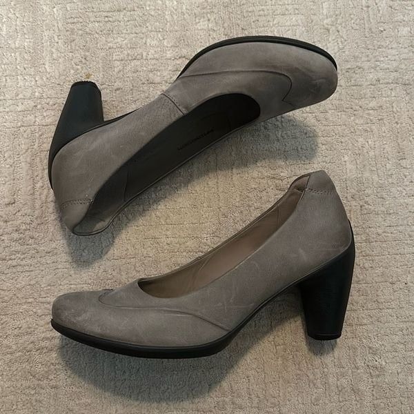 Ecco Grey Wingtip Leather Pumps Women’s Size 36