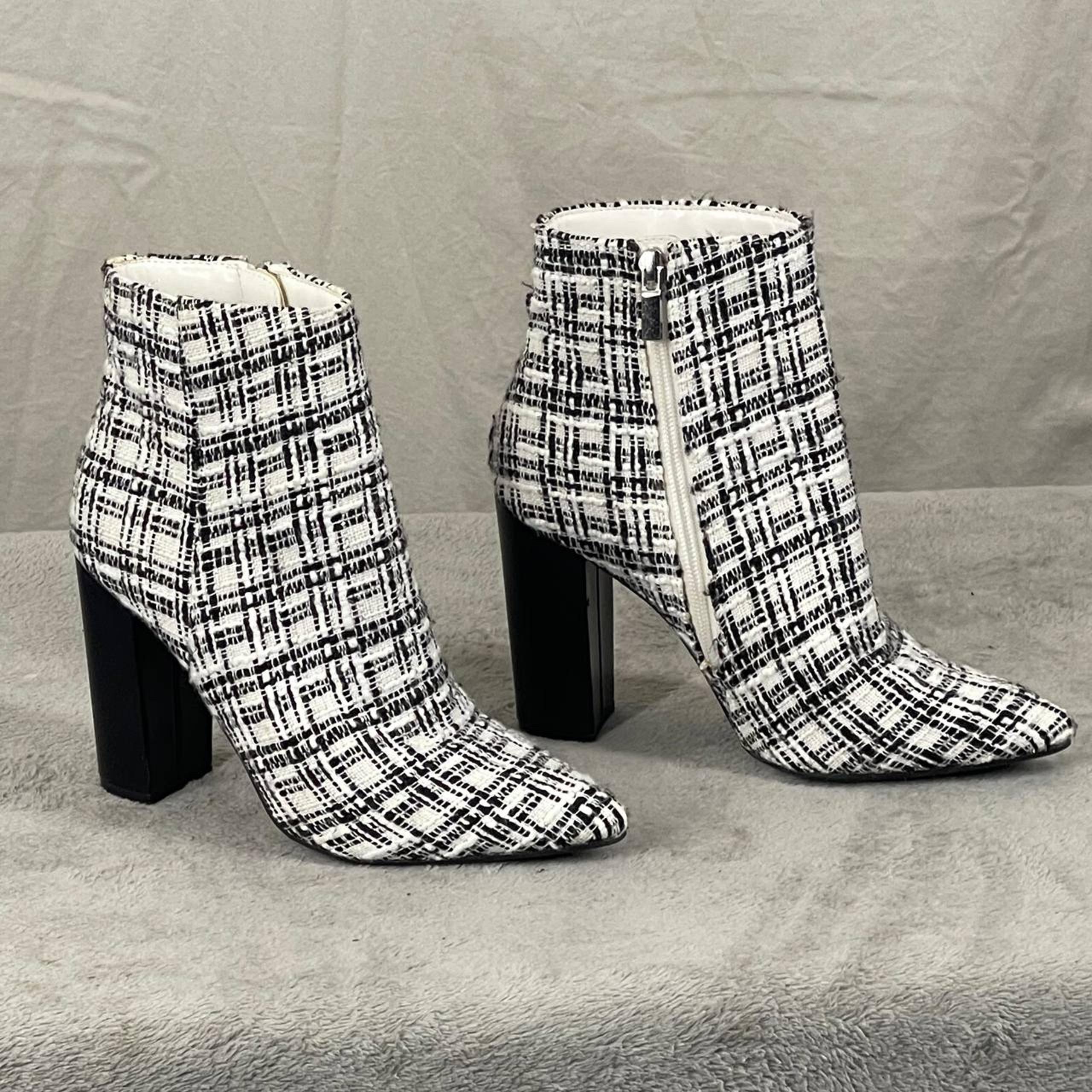 Shoedazzle Rosamund Block Heel Ankle Boot White Tweed Fabric Pointed Toe Sz 6.5
