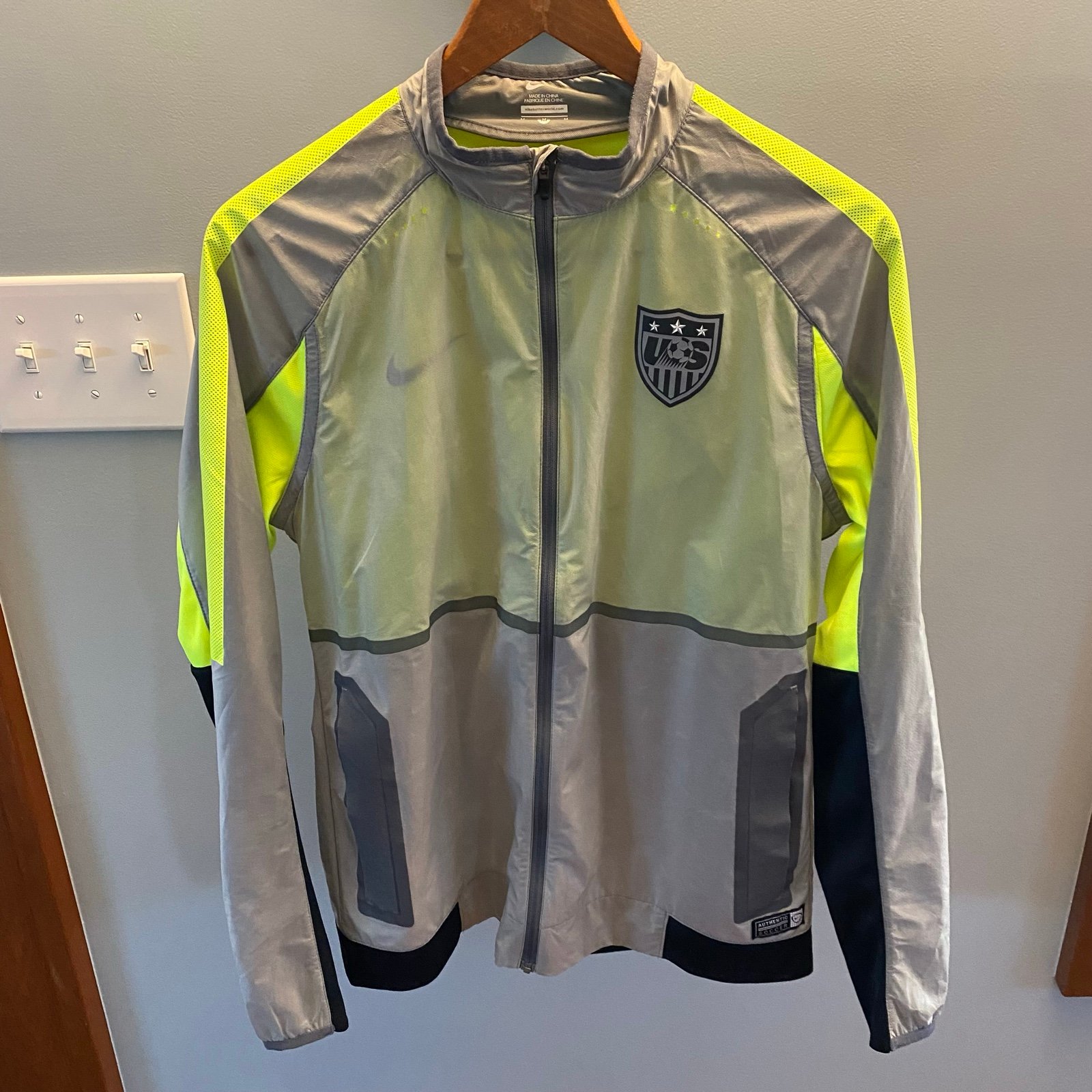 Nike USA Women's Soccer Nat Team Jacket Training Windbreaker Performance- SZ M