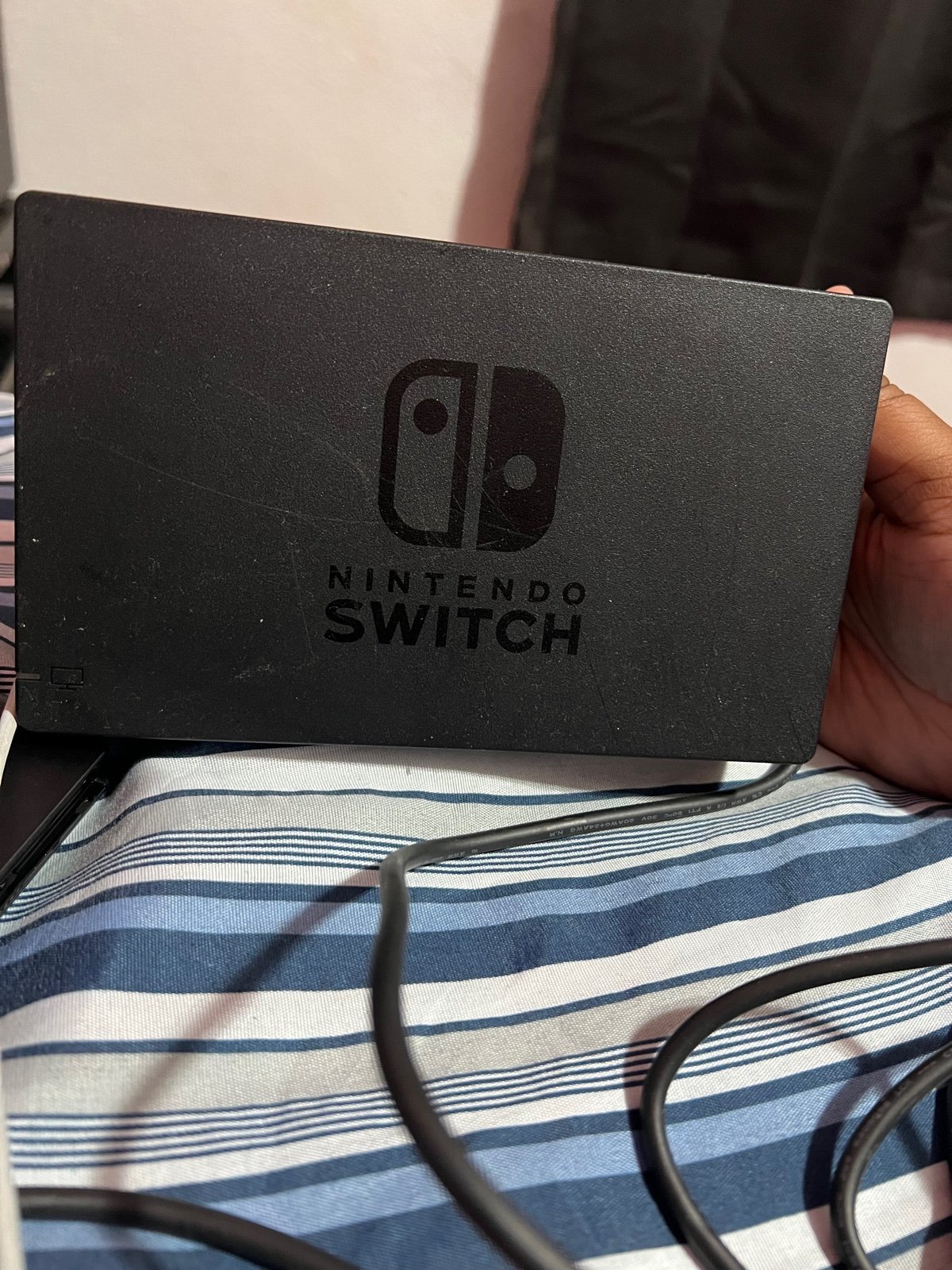 Nintendo Switch in Neon Blue/Neon Red