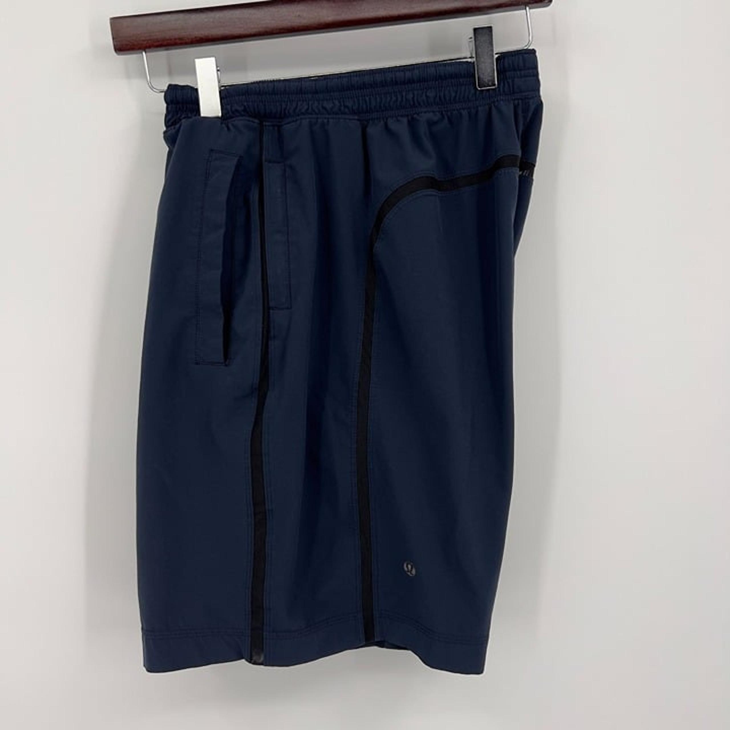 Lululemon Men's Navy Athletic Training Shorts Elastic Waist L Large