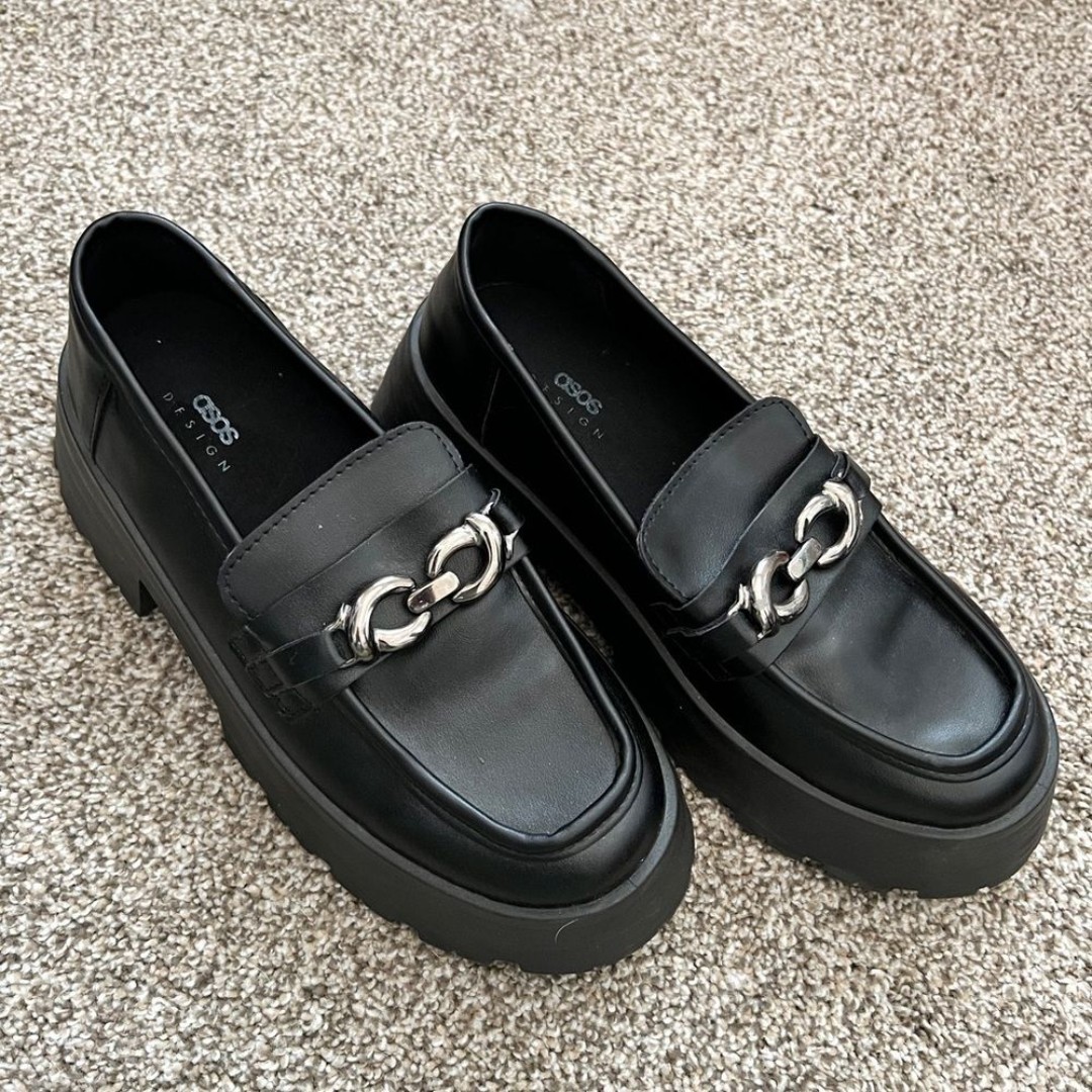ASOS Black Loafers Platform Chunky Y2K Size 8 Goth Witchy Rockability Chain