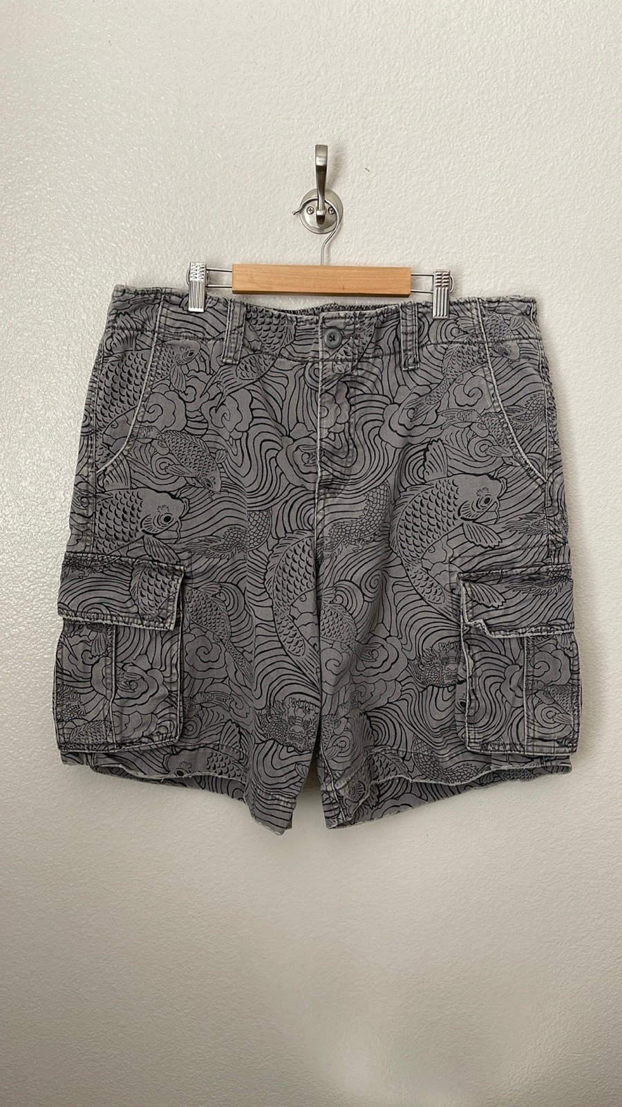 Vintage Y2K target koi fish print cargo shorts 36