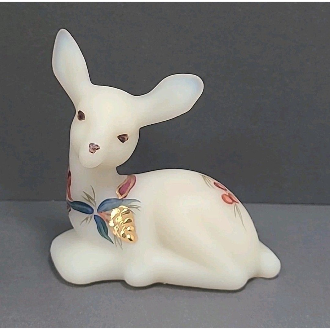 Fenton Custard Satin Laying Deer Hand Painted Pinecone & Ribbons Signed Vintage