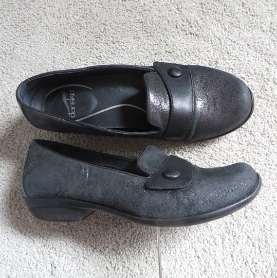 Dansko Women's Olena Loafers/Shoes Size 39 8.5/9 Black Leather Metallic/Sheen
