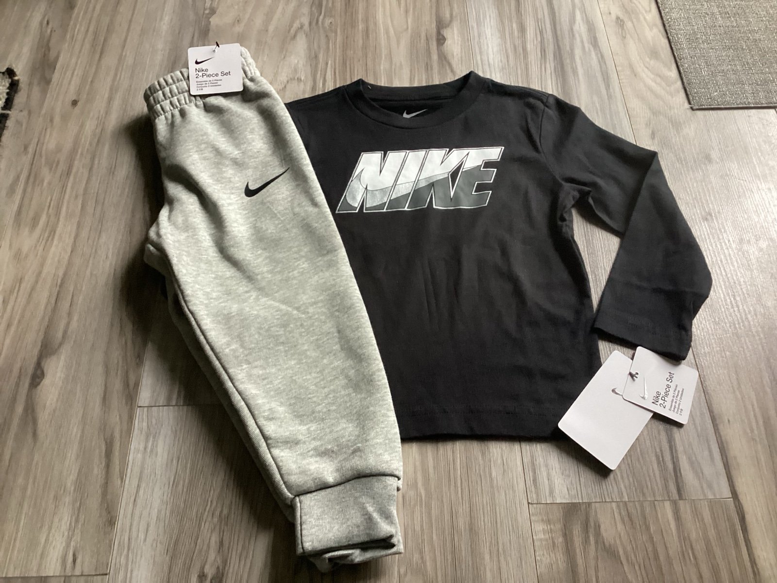 Nike boys toddler long sleeve tee & joggers set size 3T(NWT)