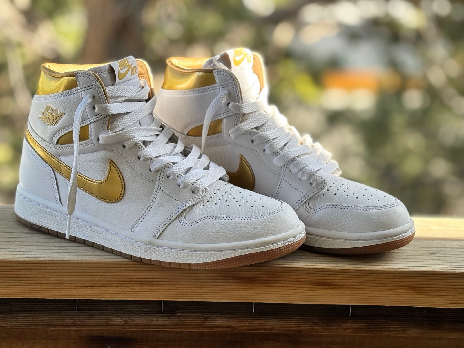 Nike Air Jordan 1 Retro High OG – Women’s Size 7.5 – White/Metallic Gold