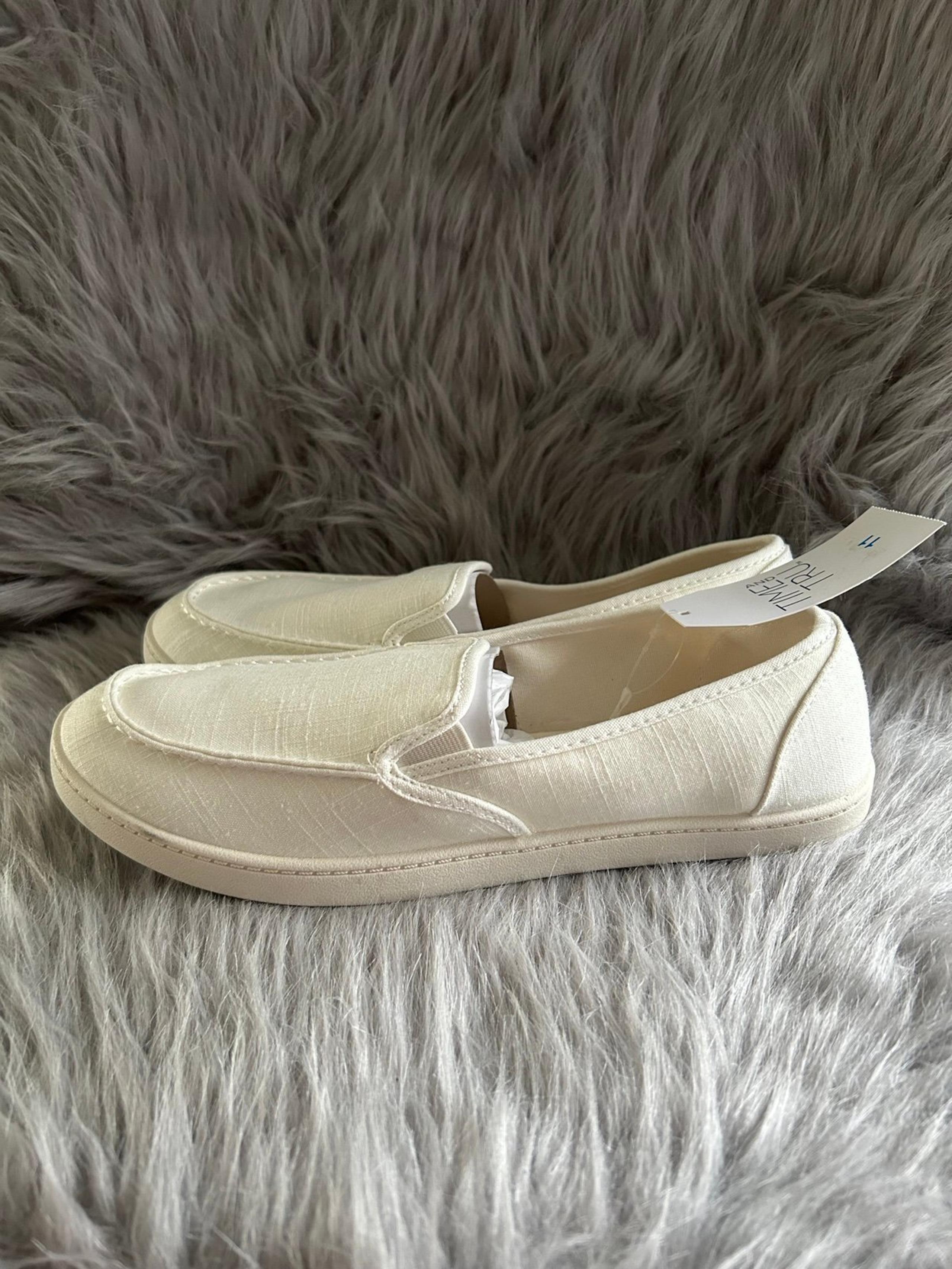Time And Tru Shoes Womens Size 11 White Slip On Memory Foam