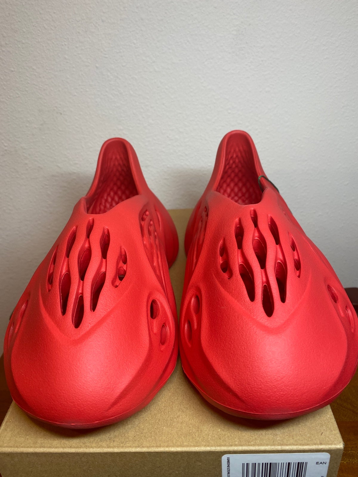 adidas Yeezy Slide ‘Vermillion’ - Mens Size 4