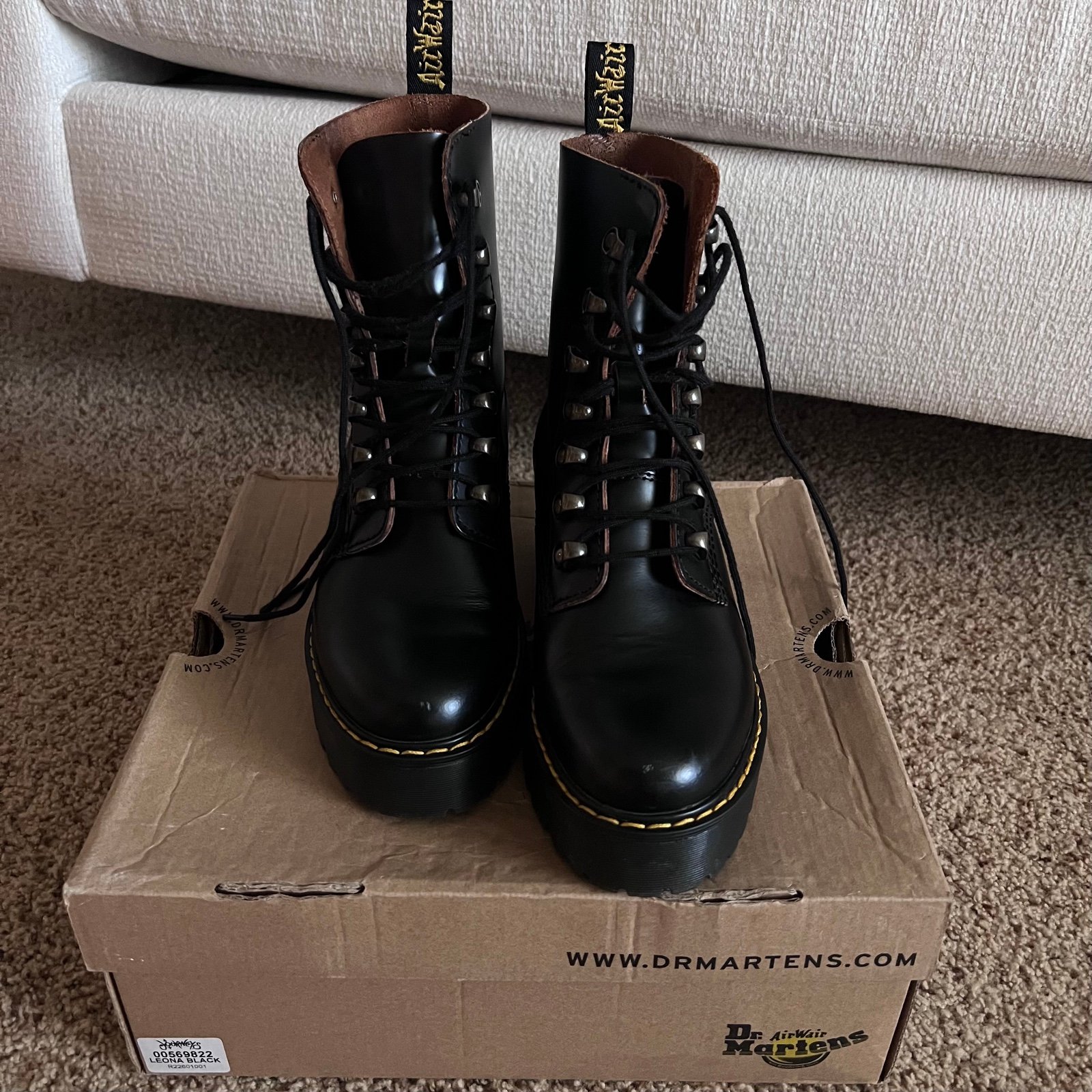 Dr. Martens Leona Boots