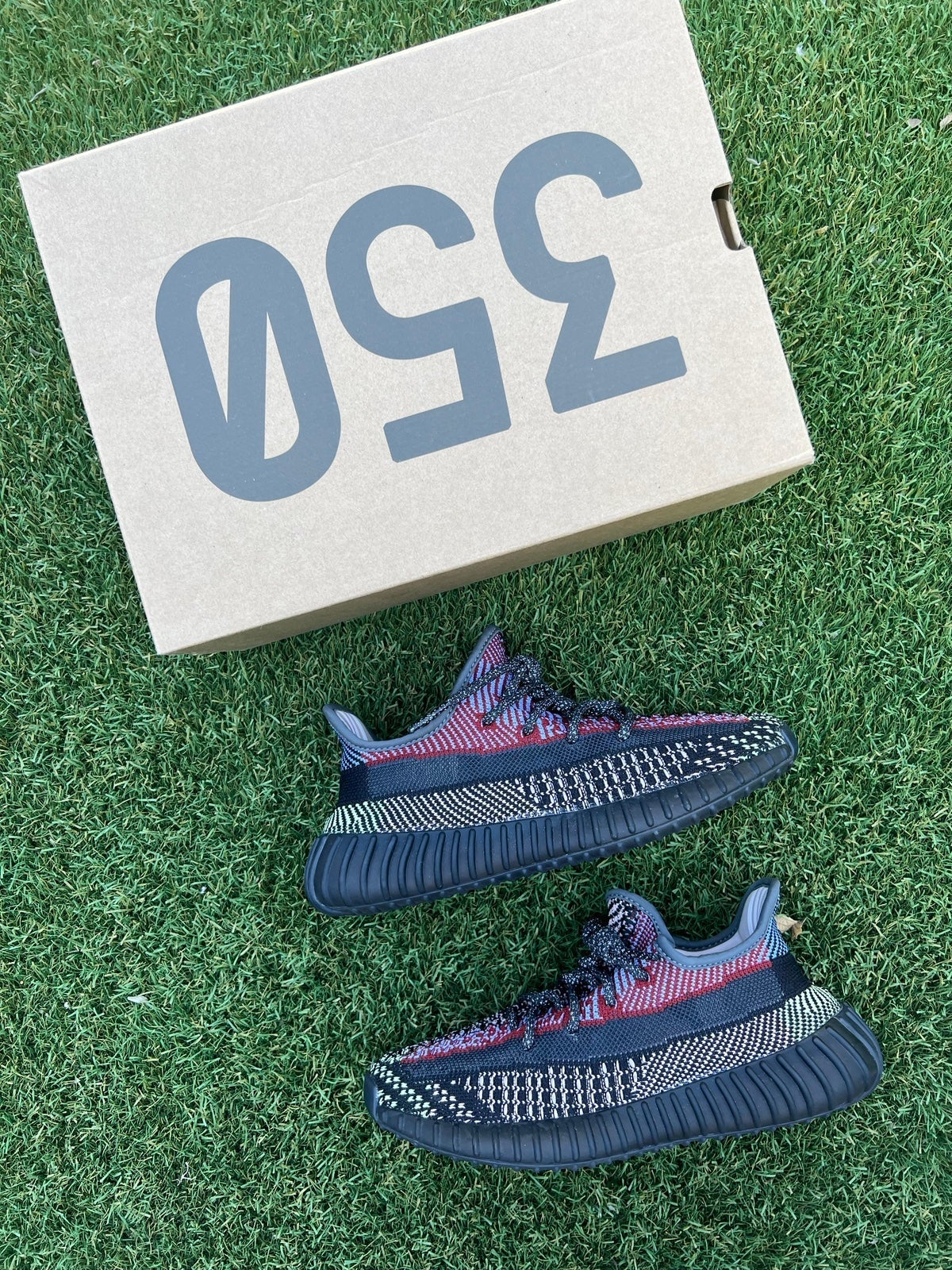 Yeezy Adidas Boost 350 V2 in Yecheil