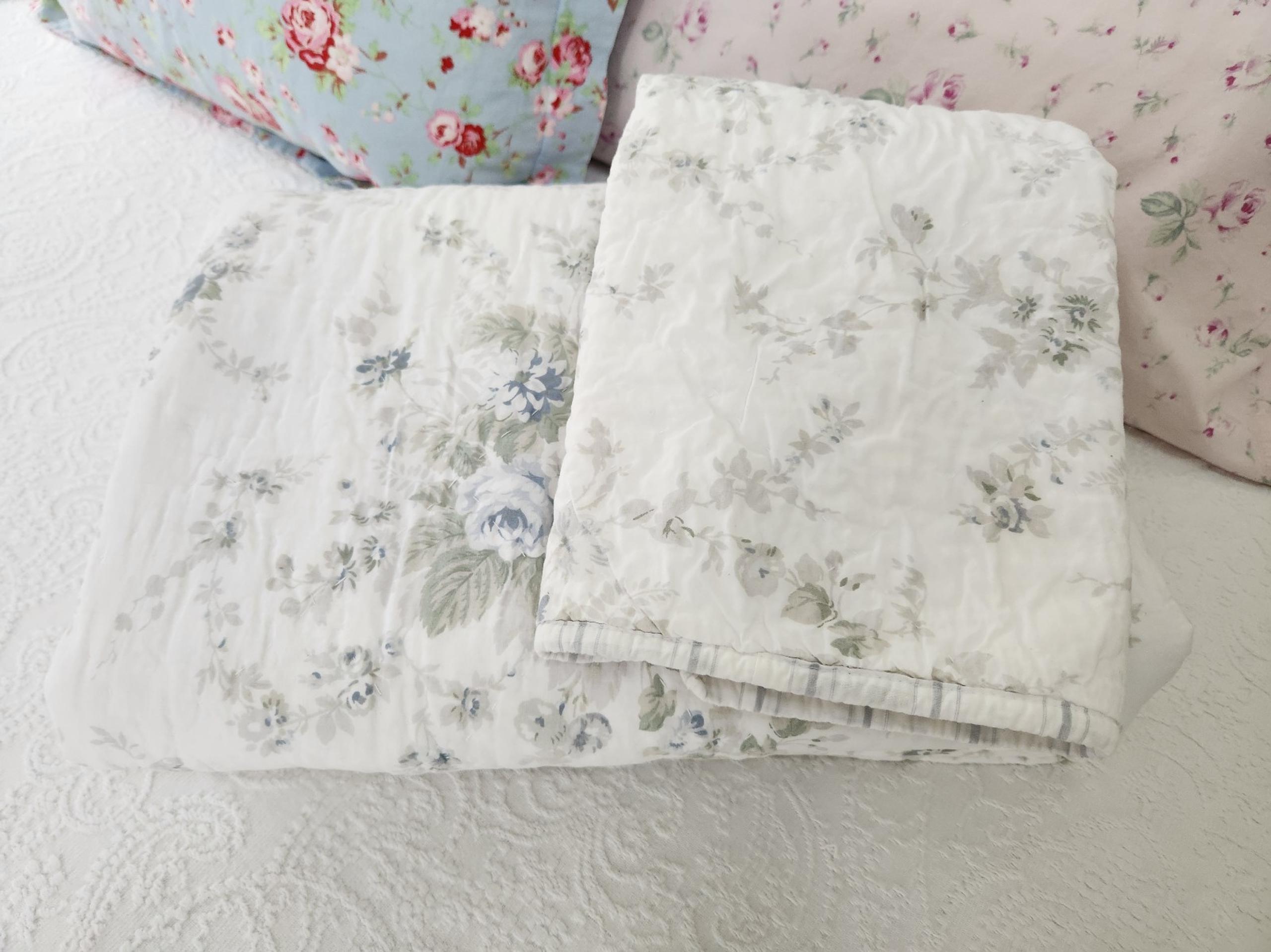 SIMPLY SHABBY CHIC TWIN FLORAL QUILT & SHAM SET