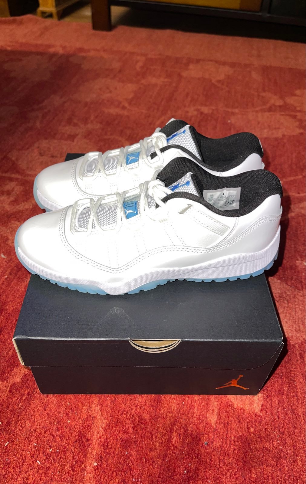 AIR JORDAN 11 RETRO LOW GS 'LEGEND BLUE'