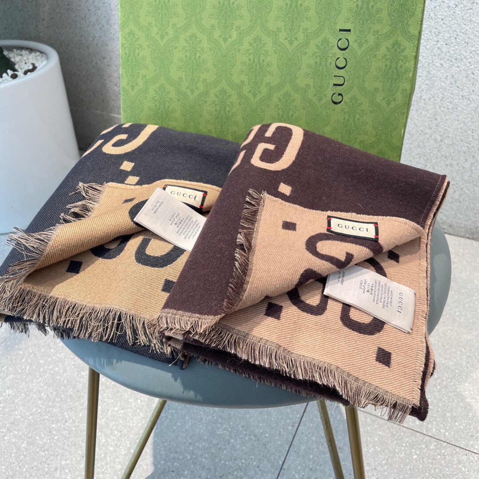 Color matching fashion letter scarves