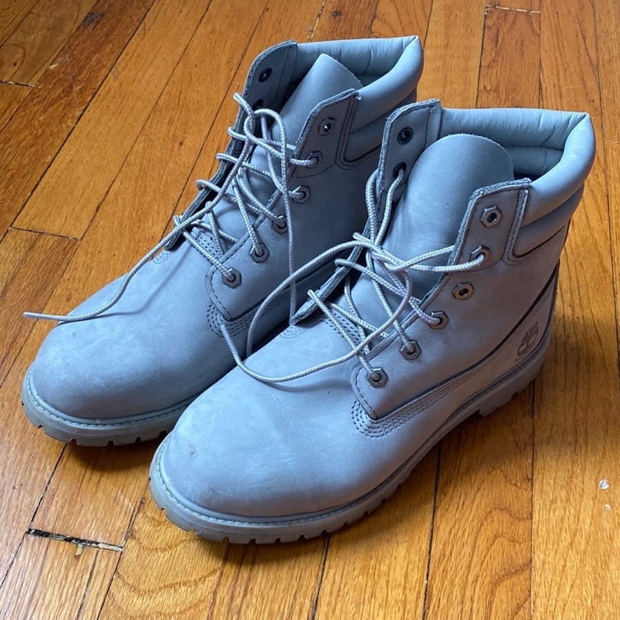 Gray women’s size 10 timberland boot