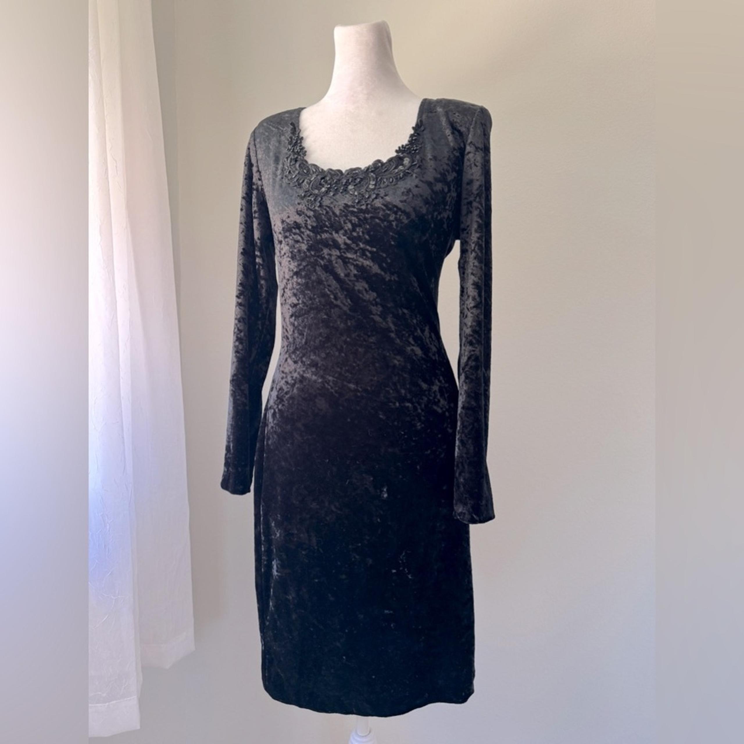 Vintage ‘90s Molly Malloy Black Velvet Sequined Knee Length Bodycon Dress