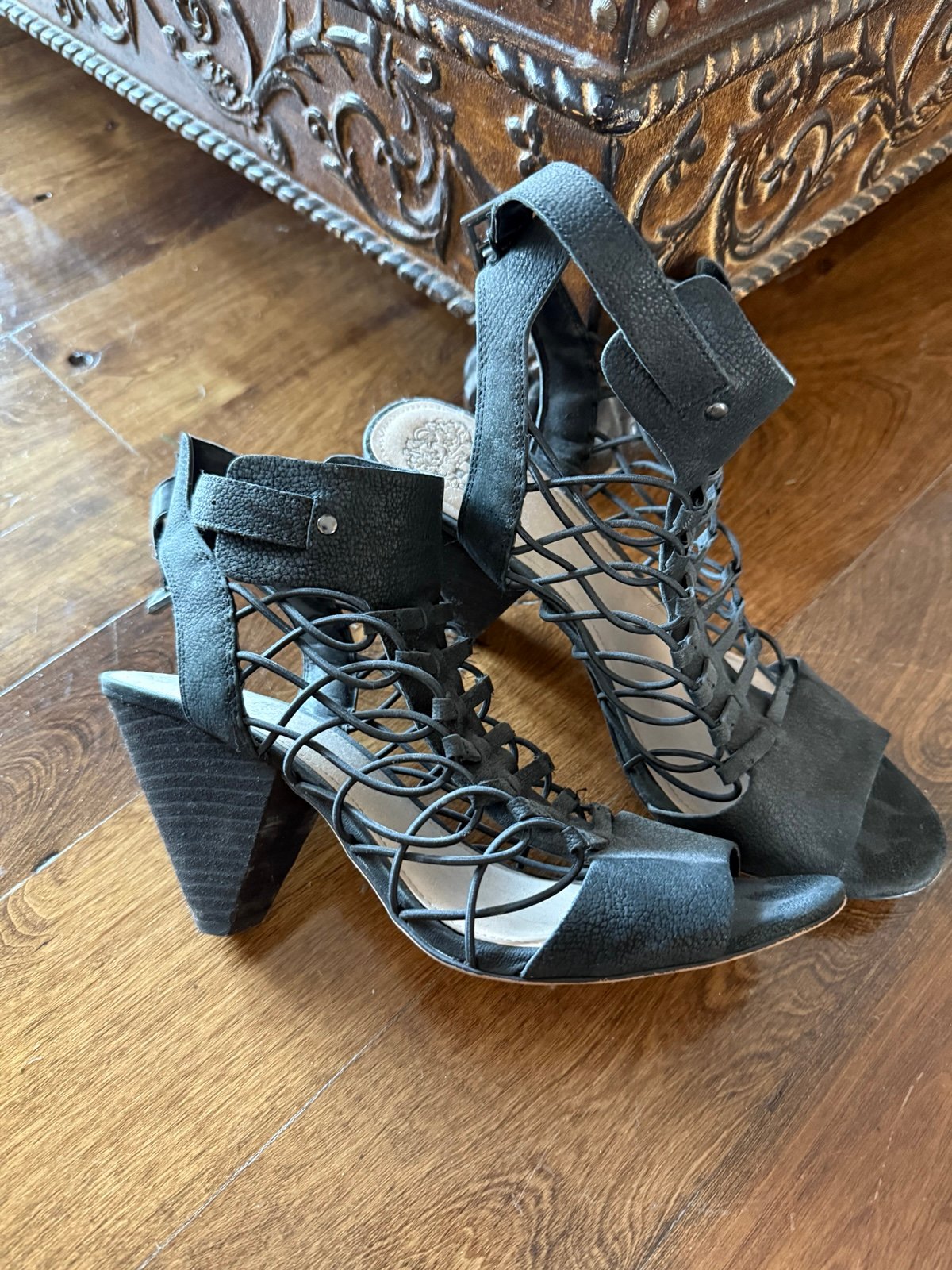 Heels vince camuto heels black 9 1/2 lace up look