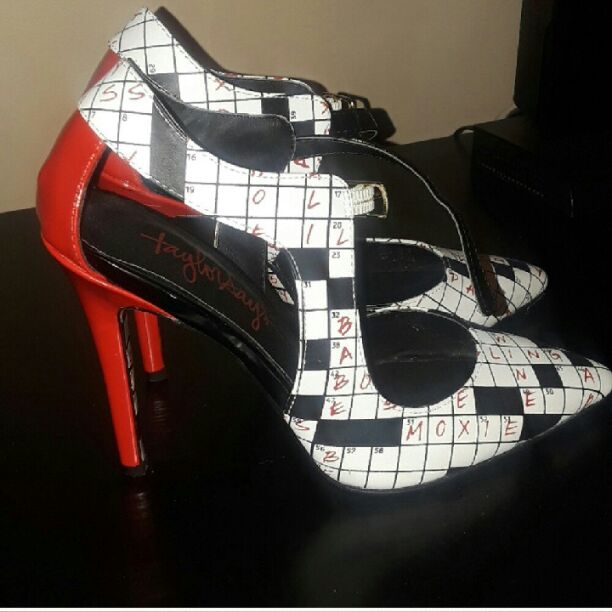 Taylor Says Crossword Stiletto
