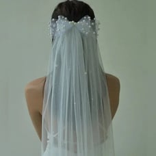 Stunning Wedding veil white bridal pearls bow elegant brand new