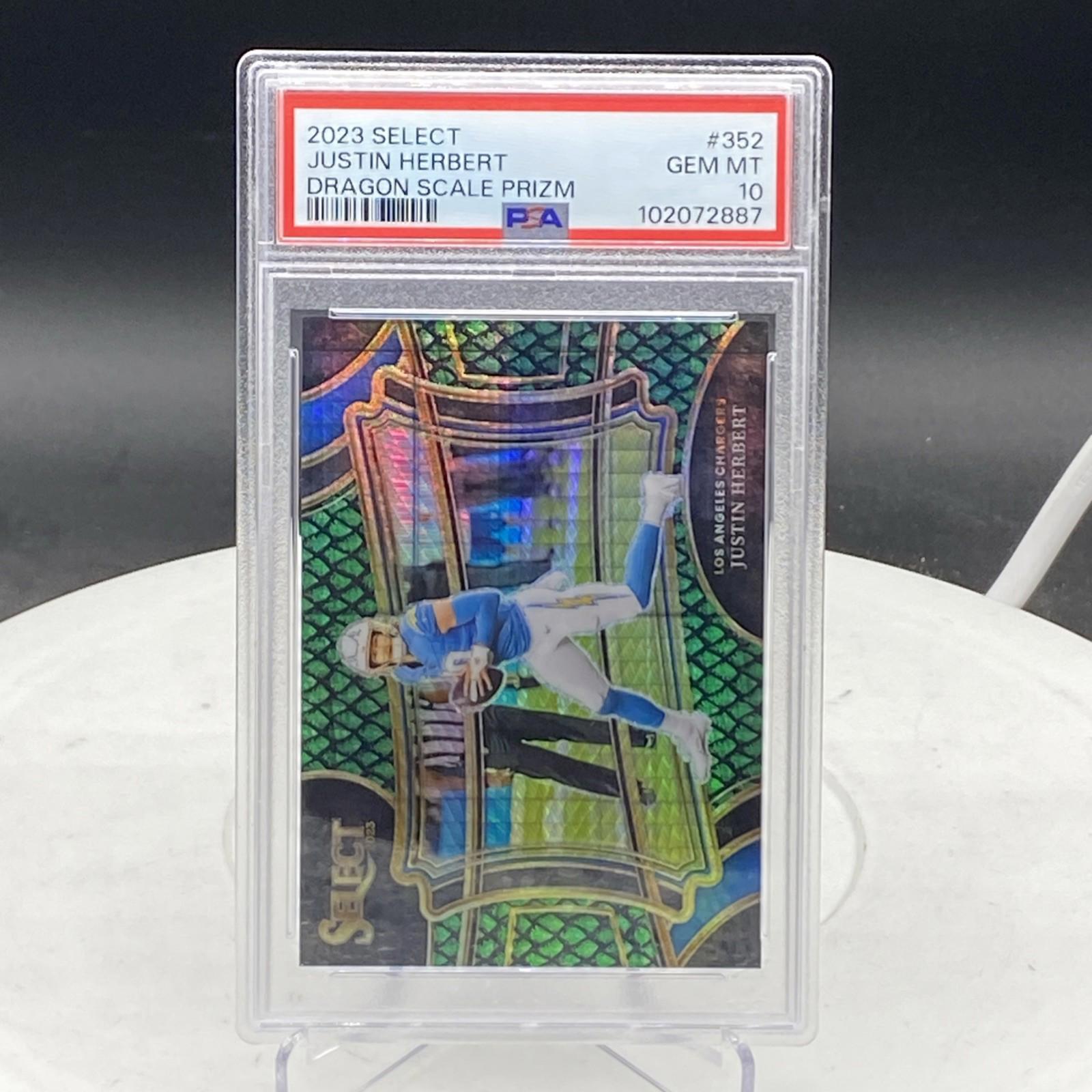 Justin Herbert 2023 Select Dragon Scale /70 PSA 10 Prizm #352 Field Level