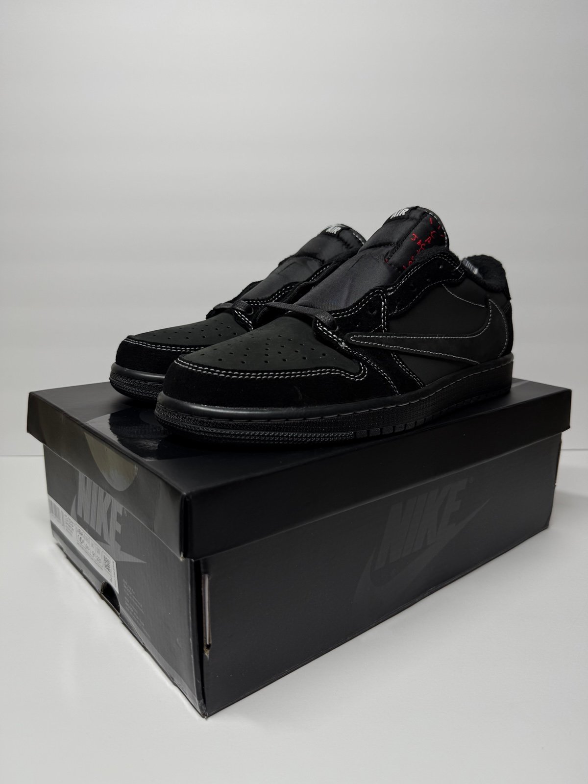 Jordan 1 Travis Scott